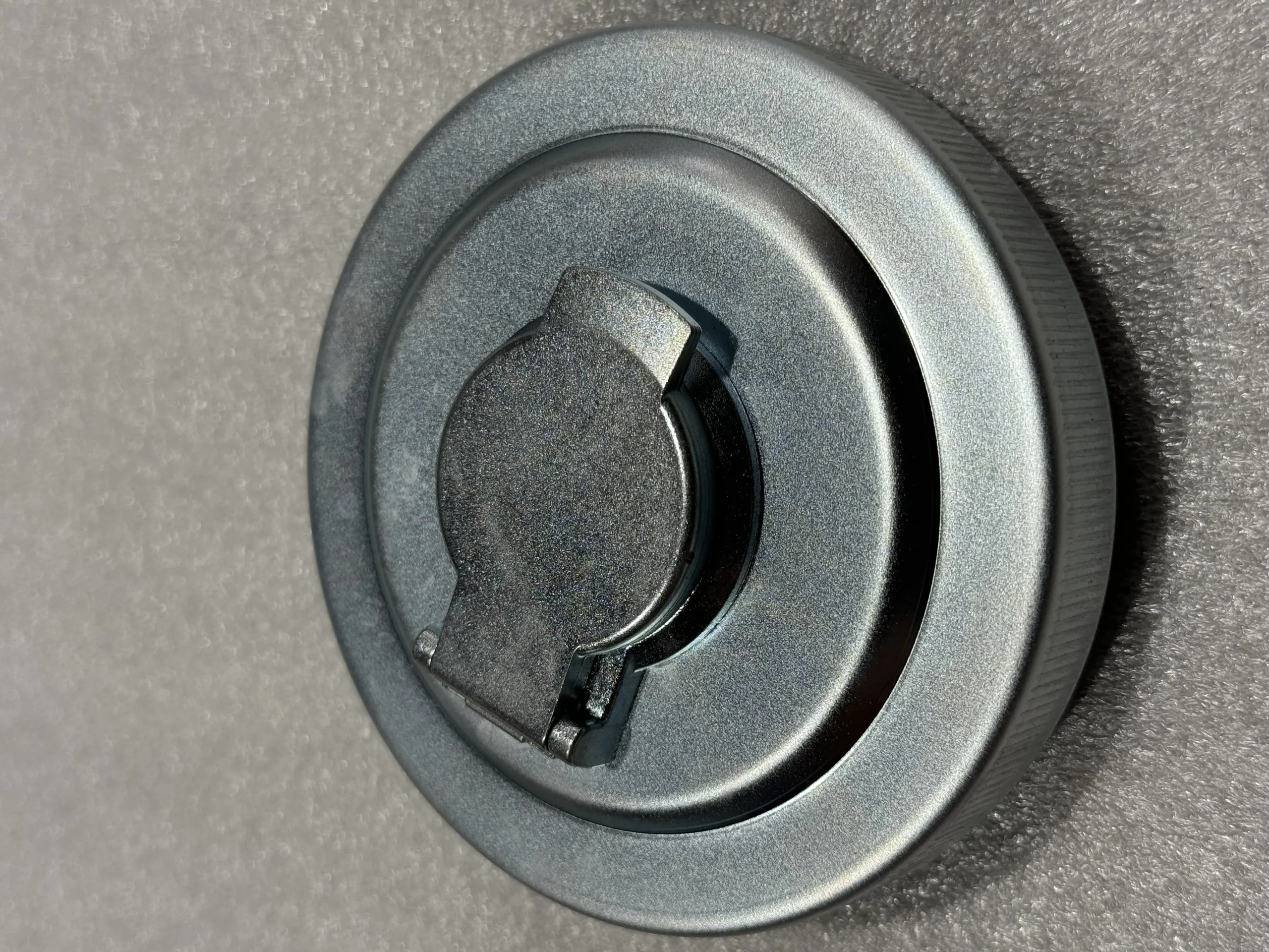 Крышка топливного бака & quot; КОМАТСУ & quot; 20Y – 04 – 1162