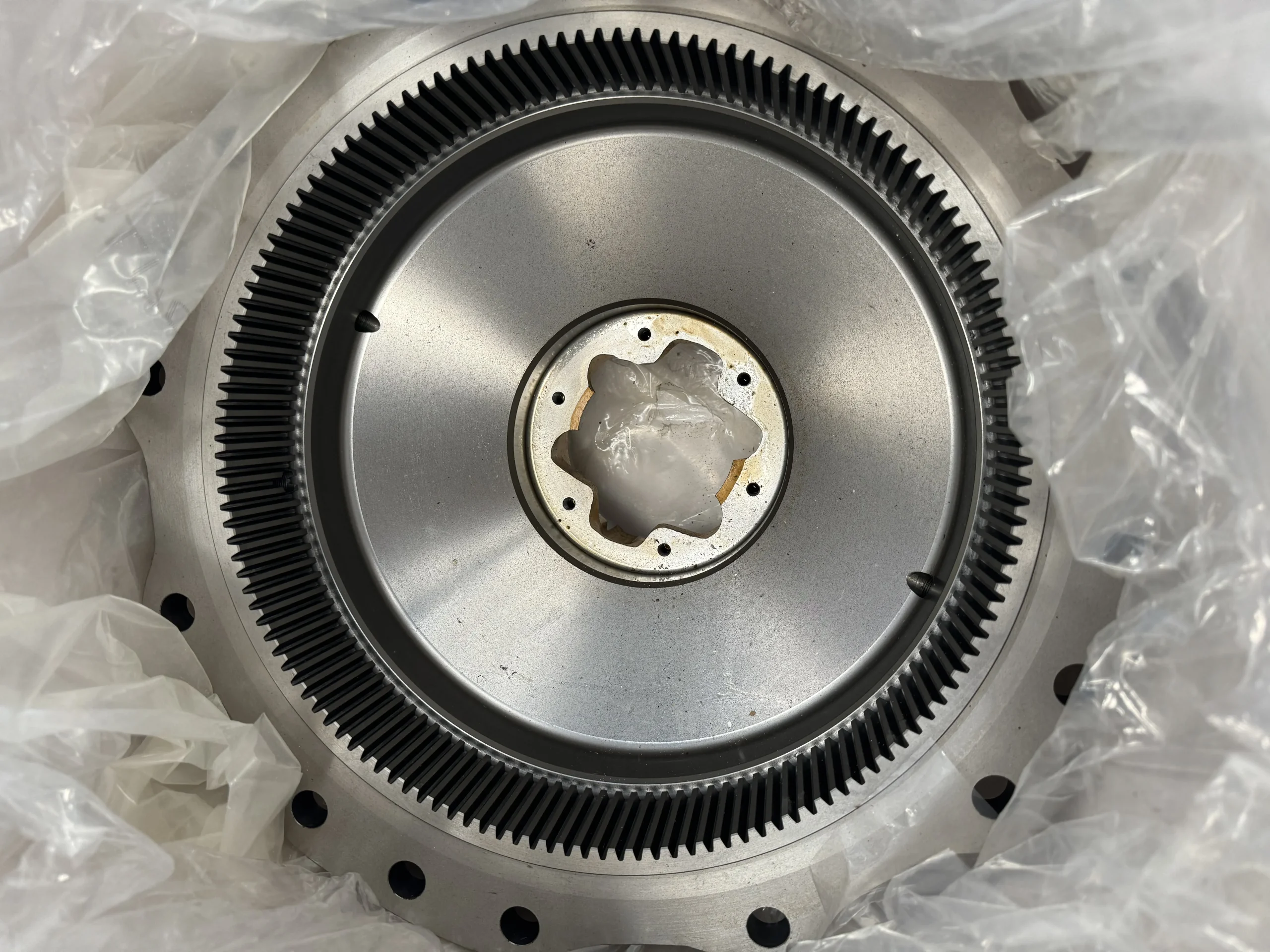 Оригинальная высококачественная новая клеточная оболочка Komatsu 235 – 25 – 11220