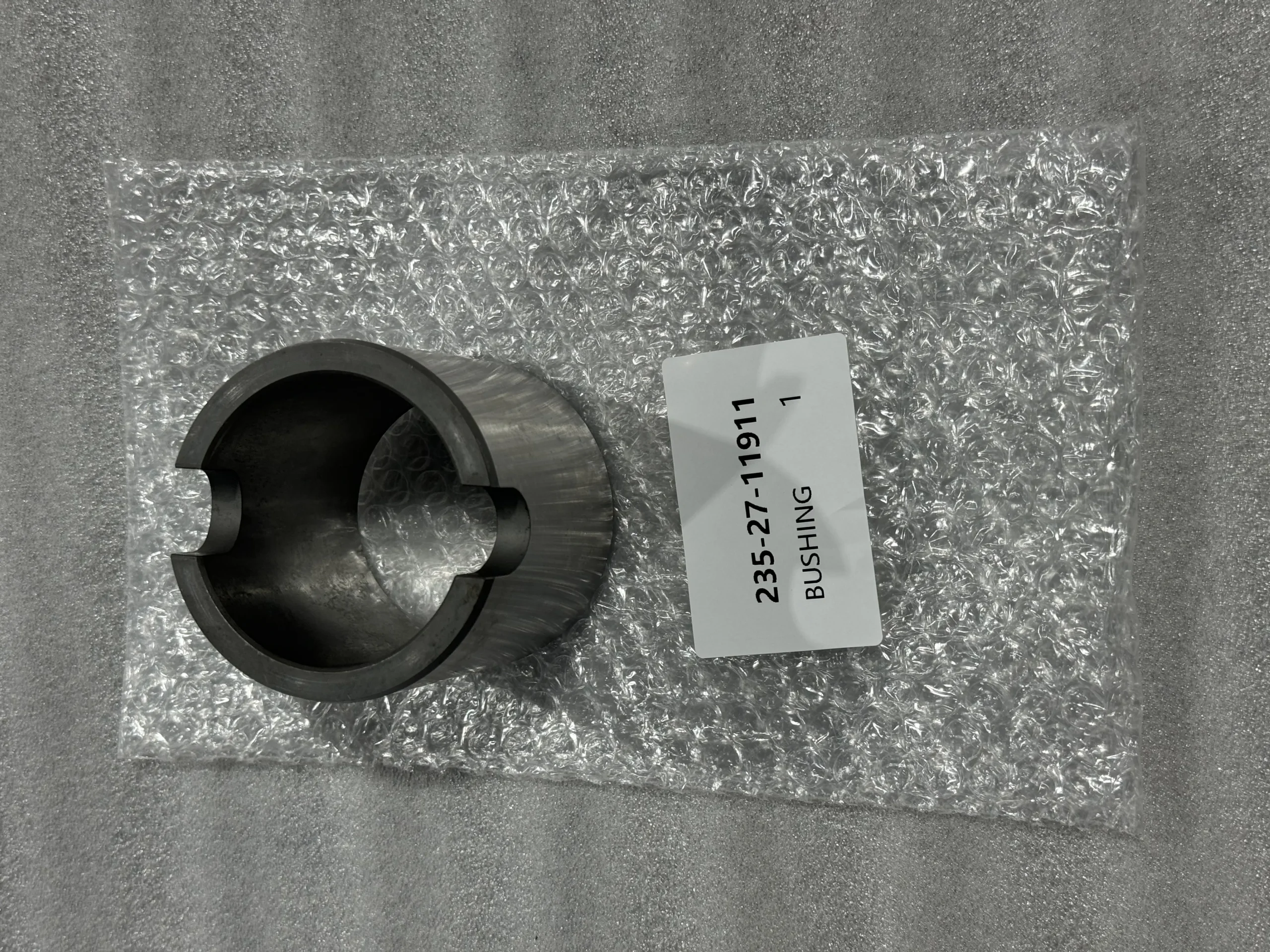 Оригинальная втулка грейдера Komatsu GD825A 235 – 27 – 11911