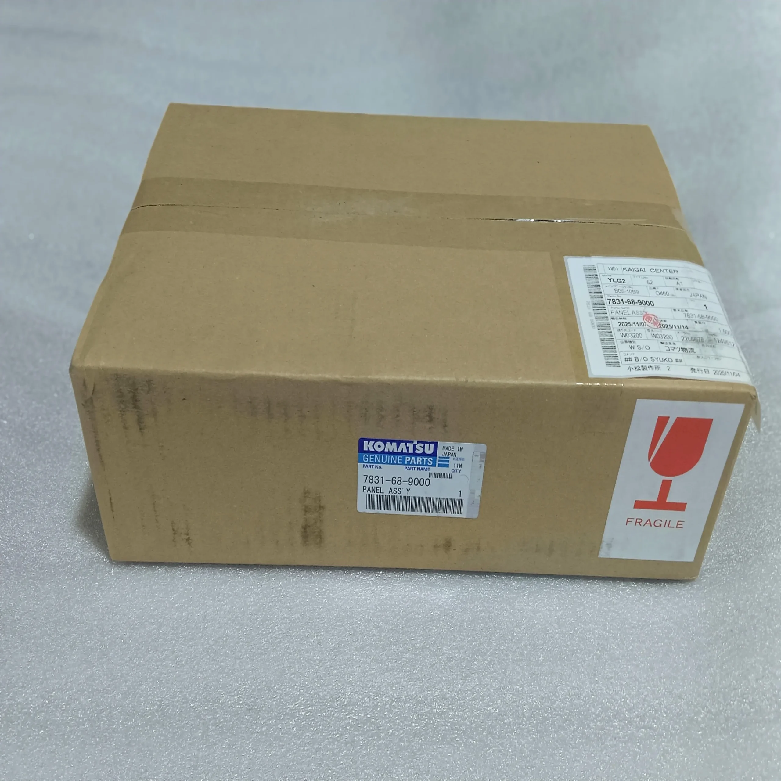 Оригинальные панельные компоненты Komatsu 7831 – 68 – 9000
