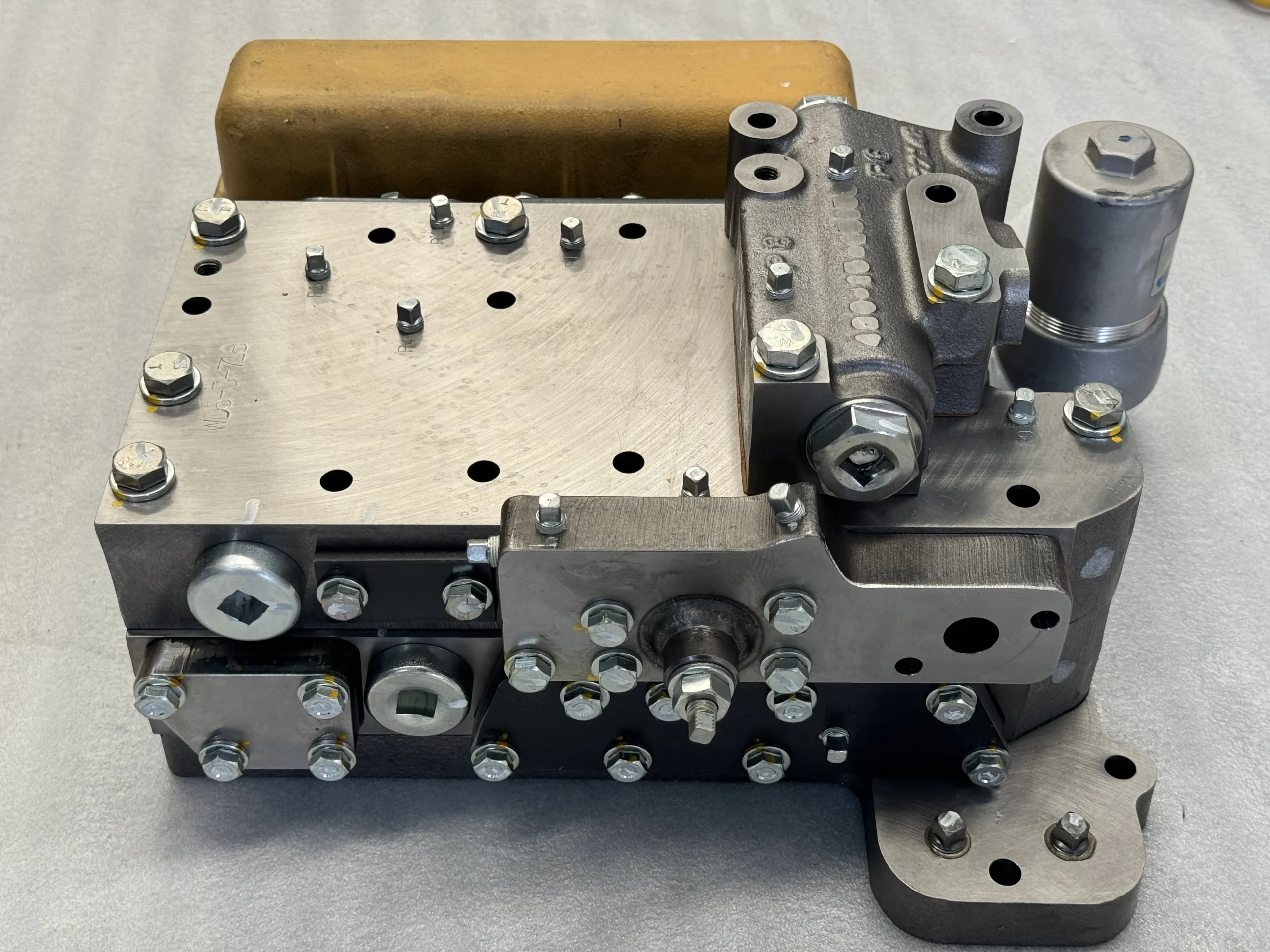 Komatsu, оригинальный контрольный клапан WD600 – 3 41E – 15 – 25002