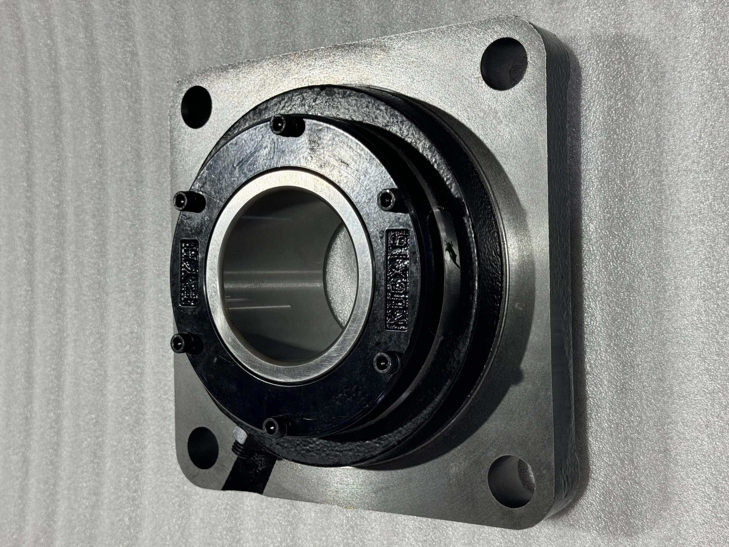 Оригинальный колесный погрузчик Komatsu WA400 с подшипниковым фланцем 421 – 20 – 15123.