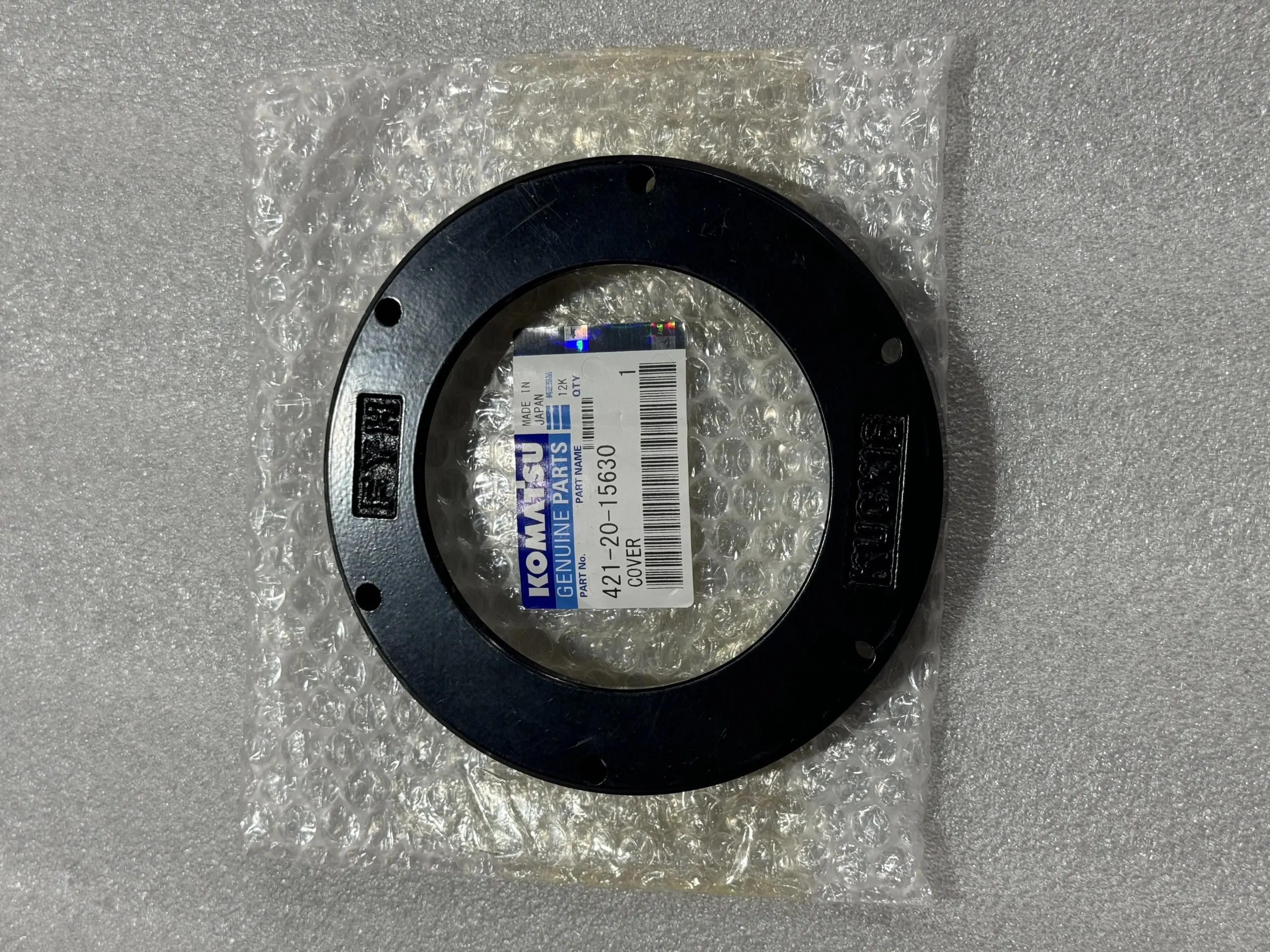 Комплекты для Komatsu 421 – 20 – 15630 Cover with Shaft Seal