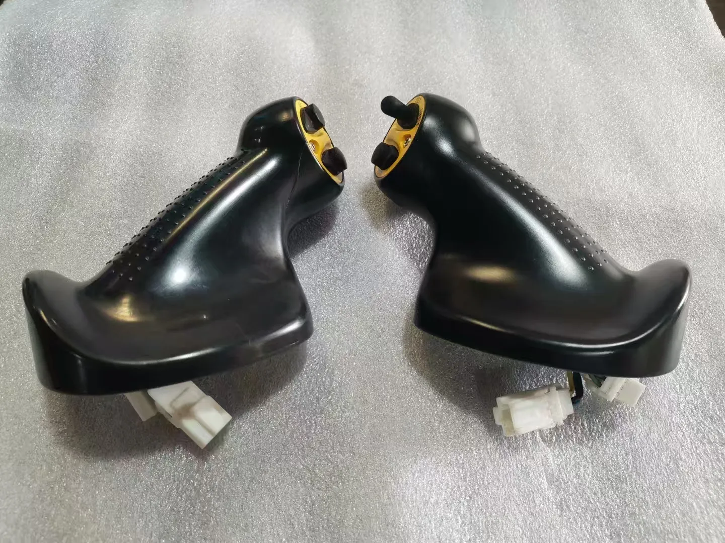 Оригинальная термоплавкая ручка для бульдозера Komatsu D39PX D85EX-15 D31PX-D37PX 19M-433-33110 19m-43-33111 Ручка для бульдозера Komatsu D39PX D85EX-15 D31PX-D37PX