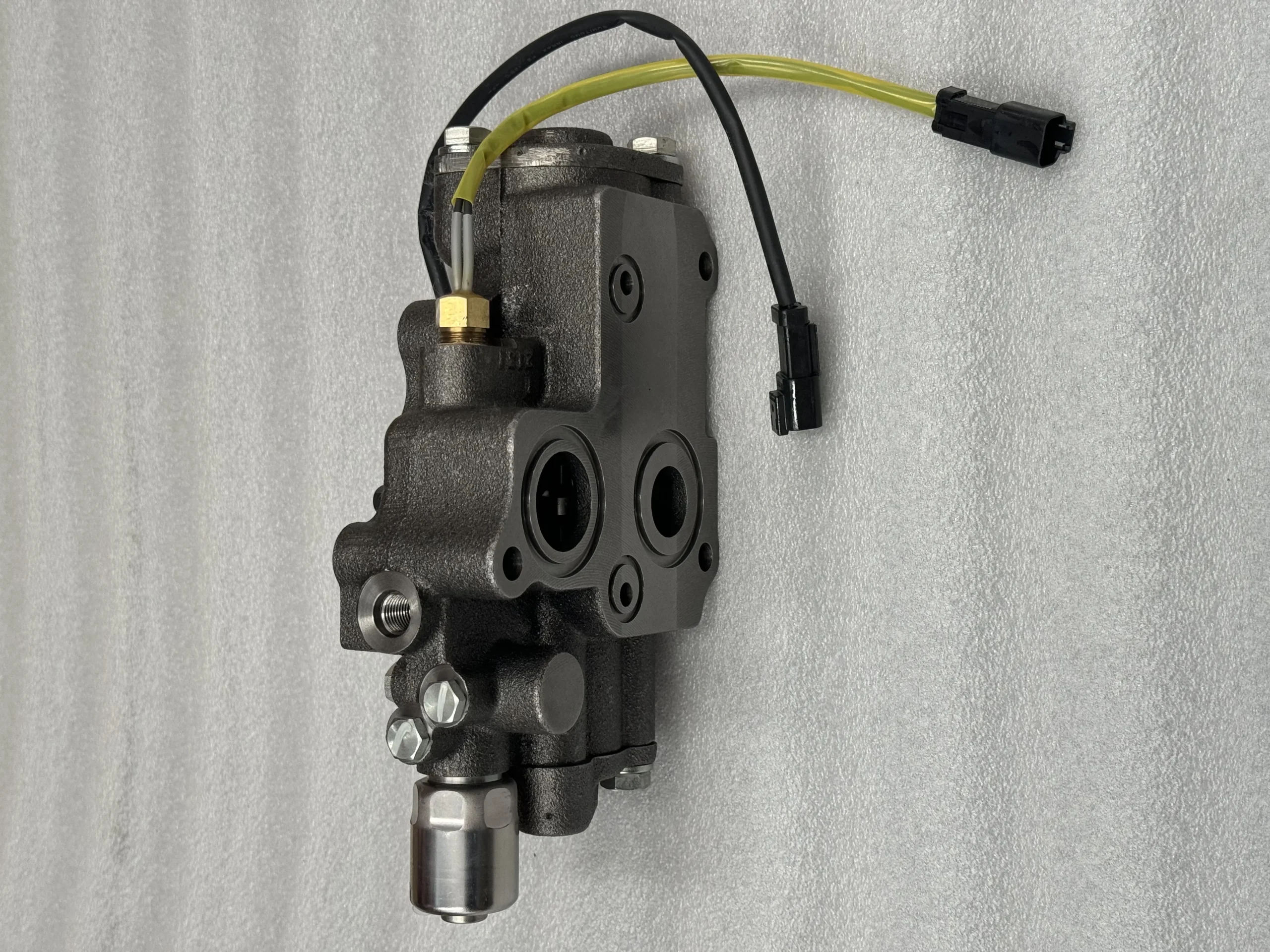 Комплекты Komatsu HD785 – 7 Selector Valve 561 – 15 – 74030