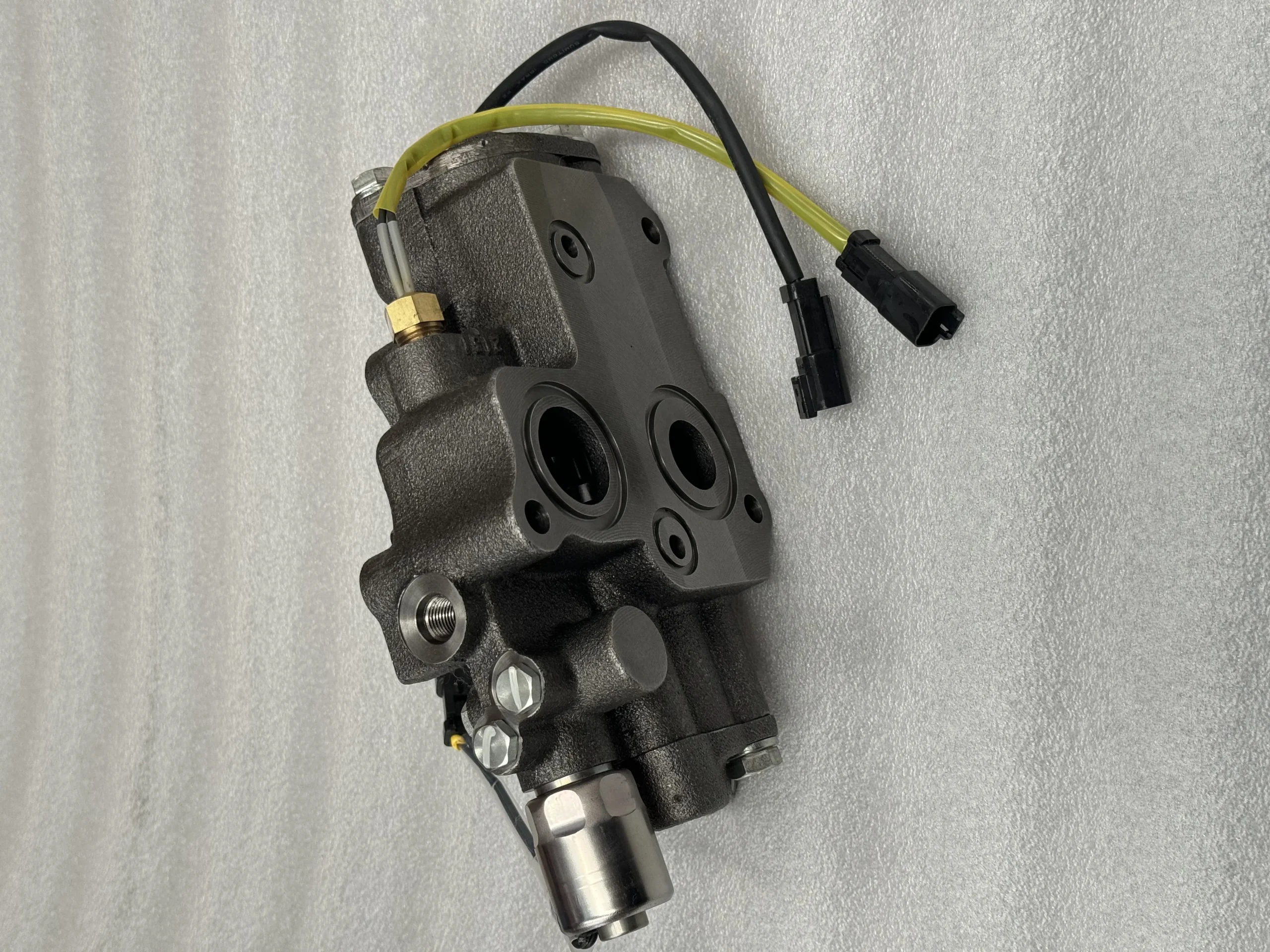 Оригинальный самосвал Komatsu HD785 – 7 Выборочный клапан 561 – 15 – 74030