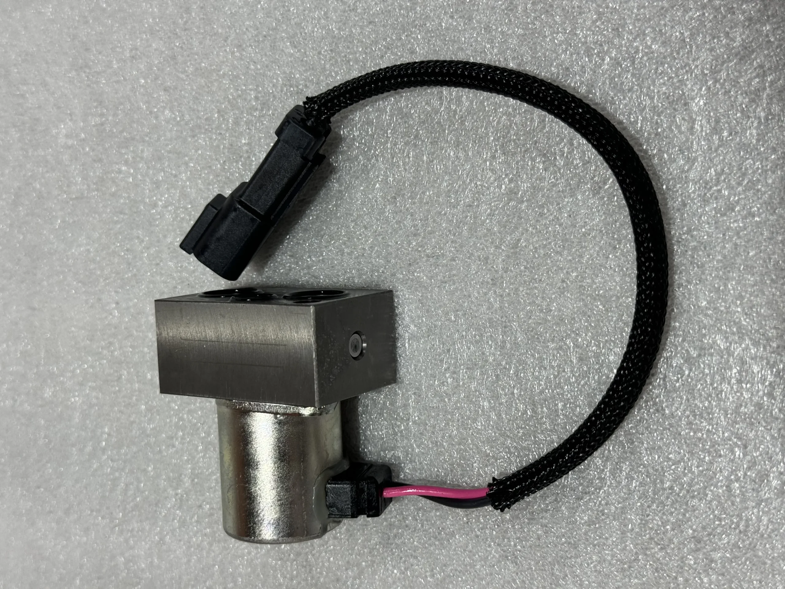 Оригинальный направляющий клапан Komatsu 702 – 21 – 62900