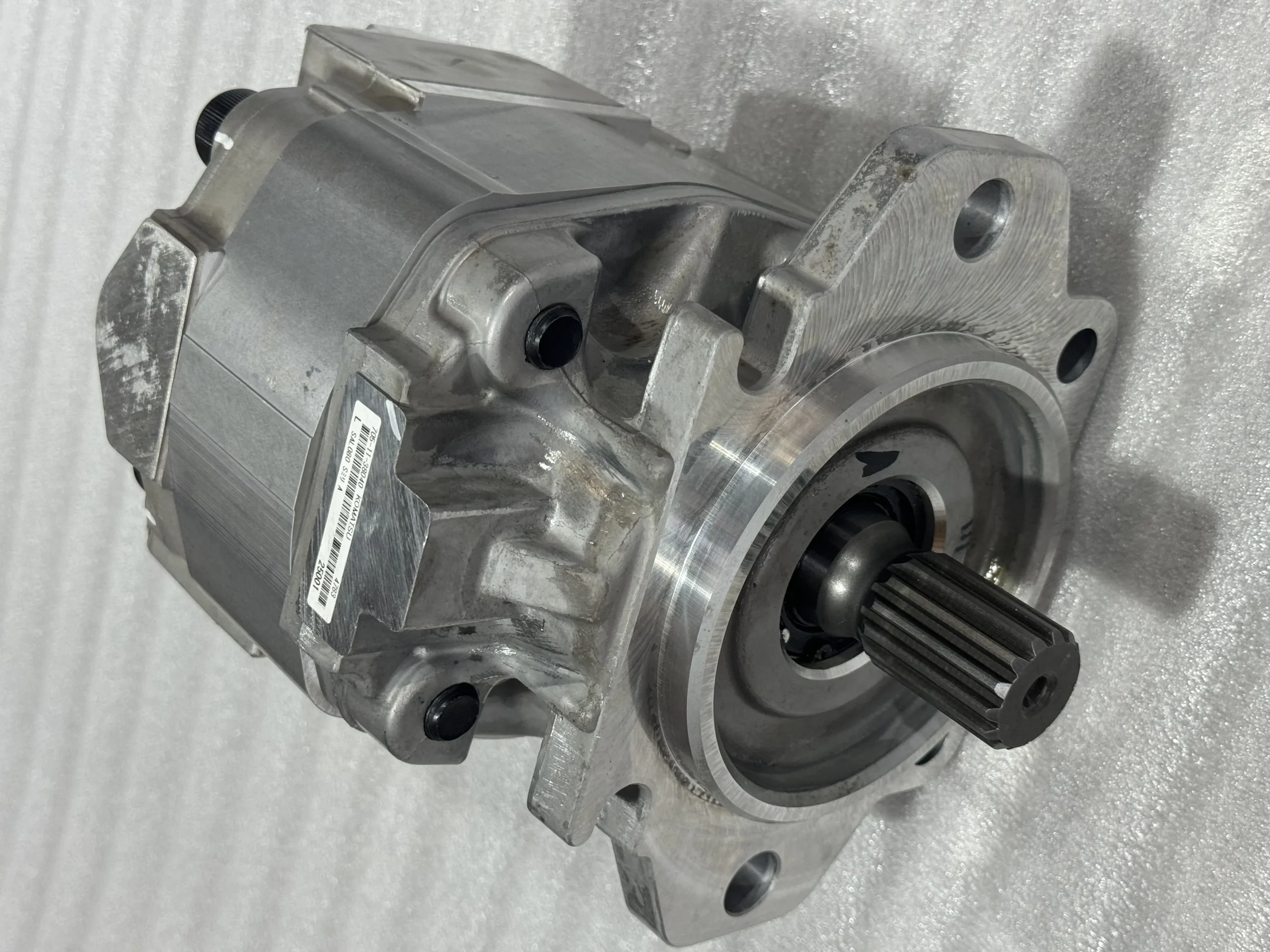 Насосы & quot; КОМАТСУ 705 – 1138040