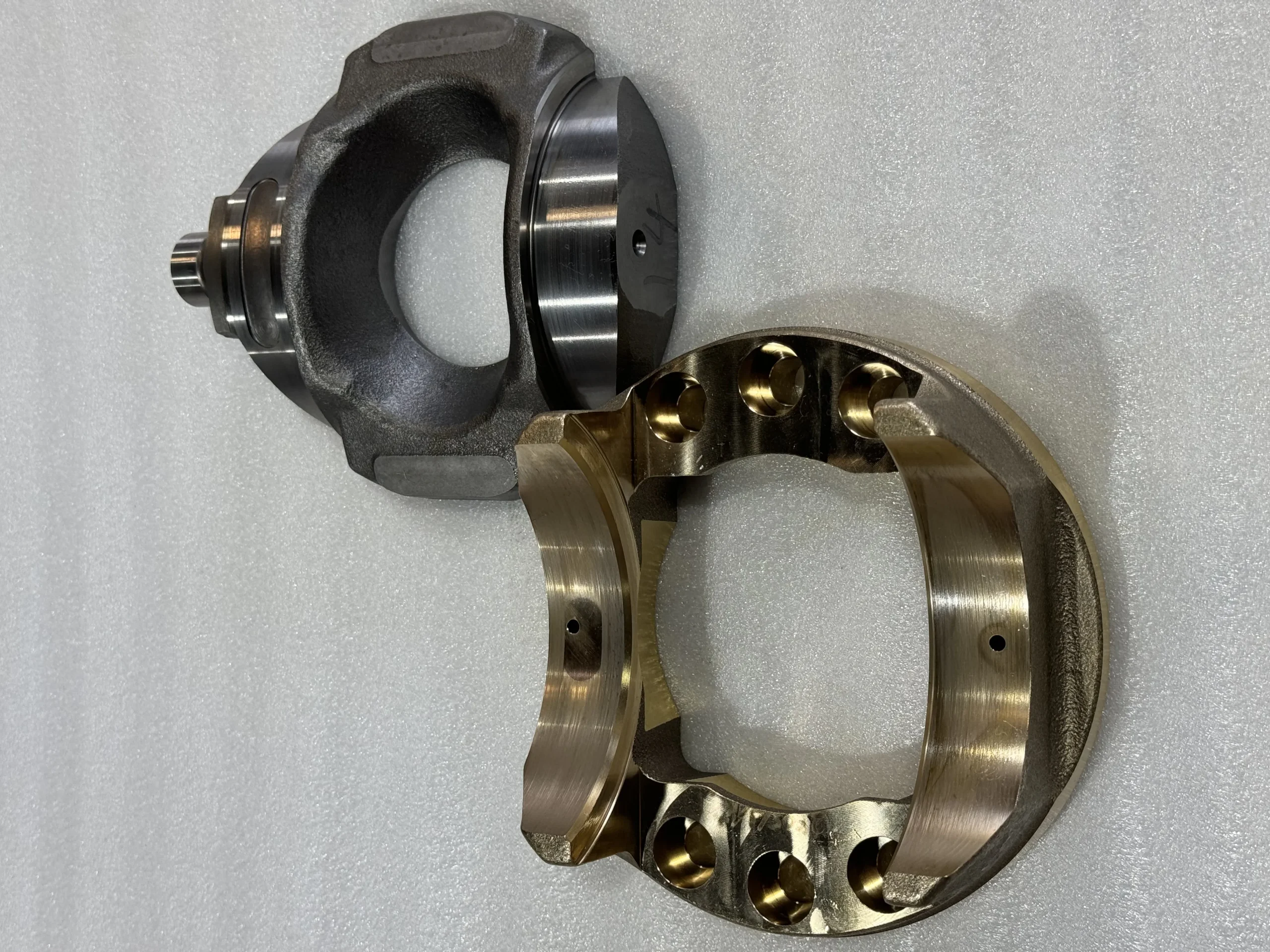 Комацу Оригинальная люлька Komatsu 708 – 2H – 04690