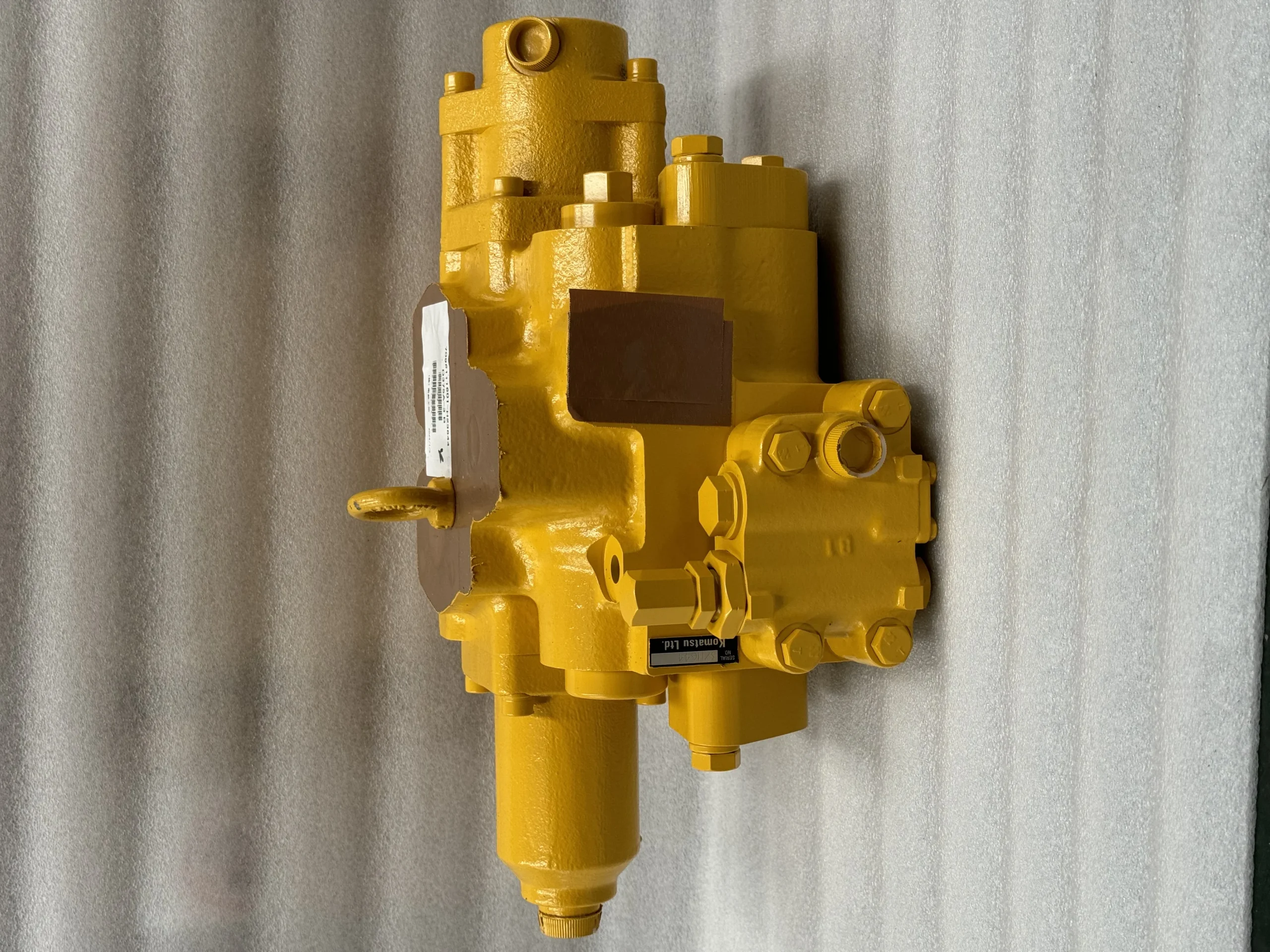 Komatsu D375A – 5 Контрольный клапан 709 – 61 – 11601