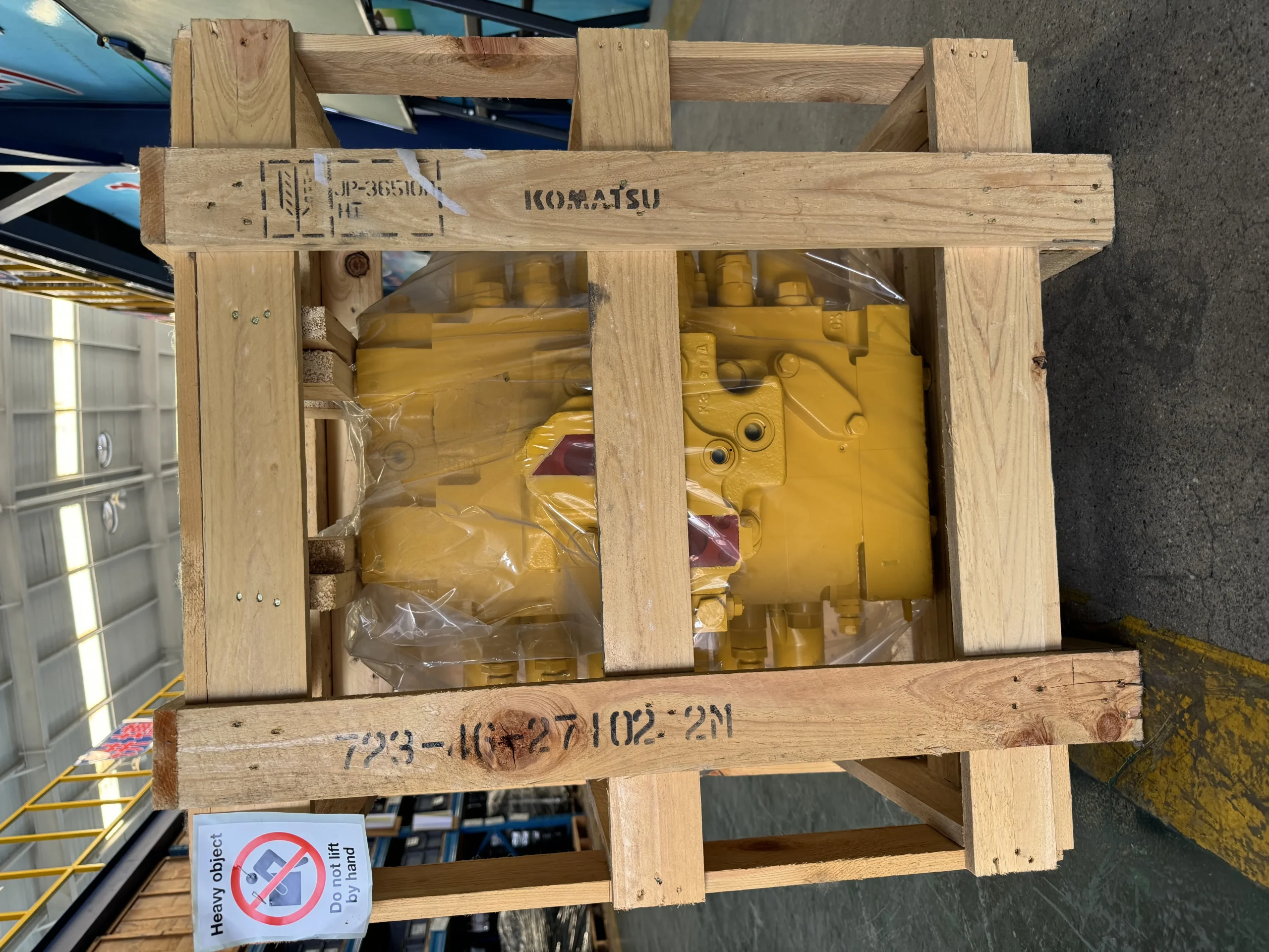 Клапан управления бульдозером Komatsu D475A – 5, оригинальный 723 – 46 – 27102