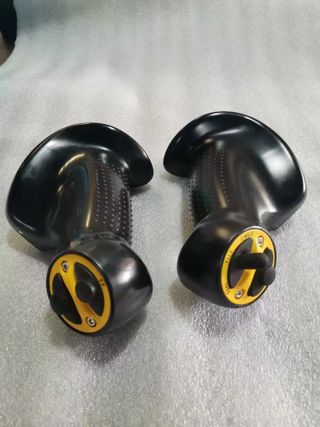 Оригинальная термоплавкая ручка для бульдозера Komatsu D39PX D85EX-15 D31PX-D37PX 19M-433-33110 19m-43-33111 Ручка для бульдозера Komatsu D39PX D85EX-15 D31PX-D37PX