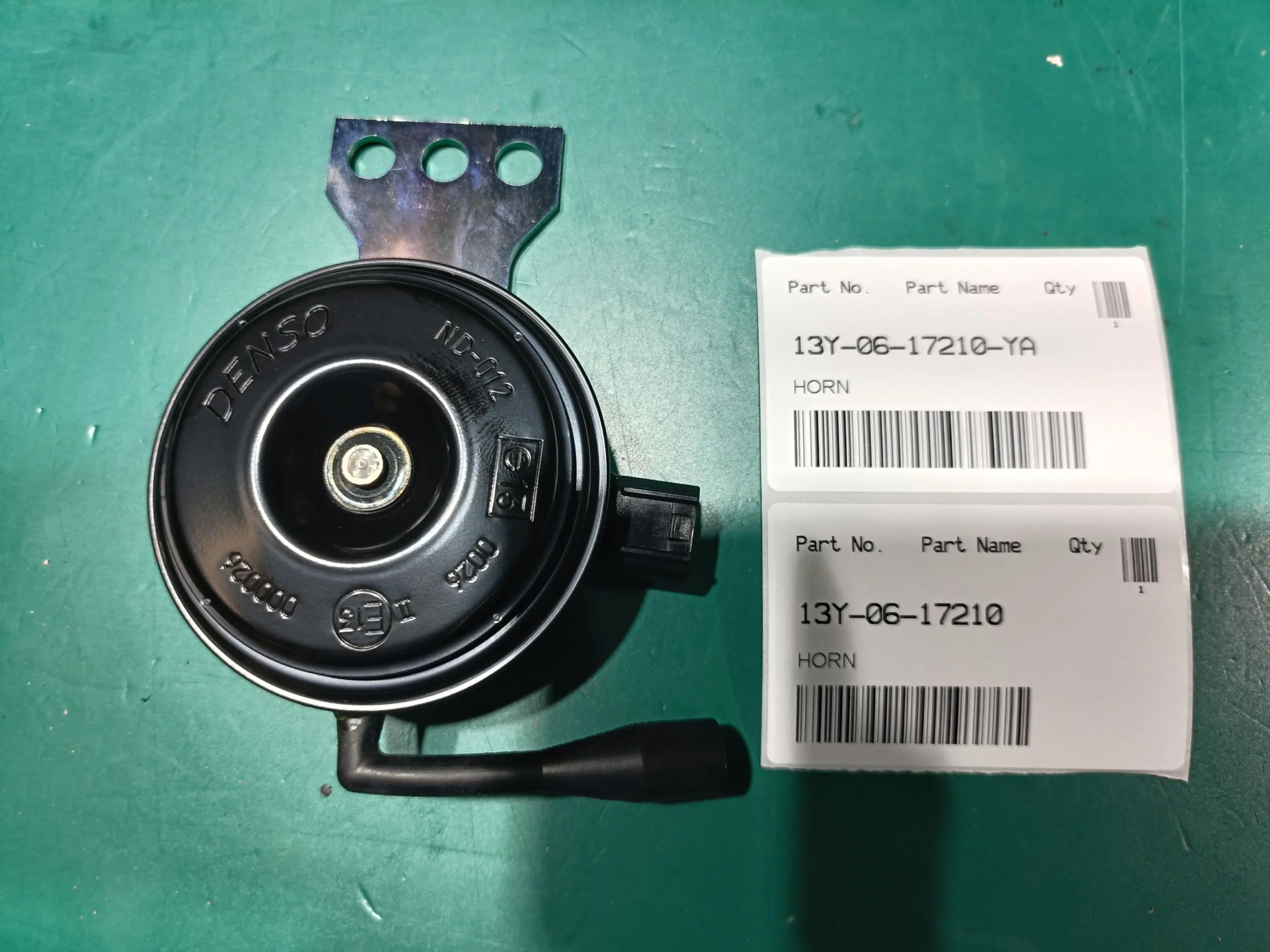 13Y-06-17210 Сигнал звуковой Komatsu