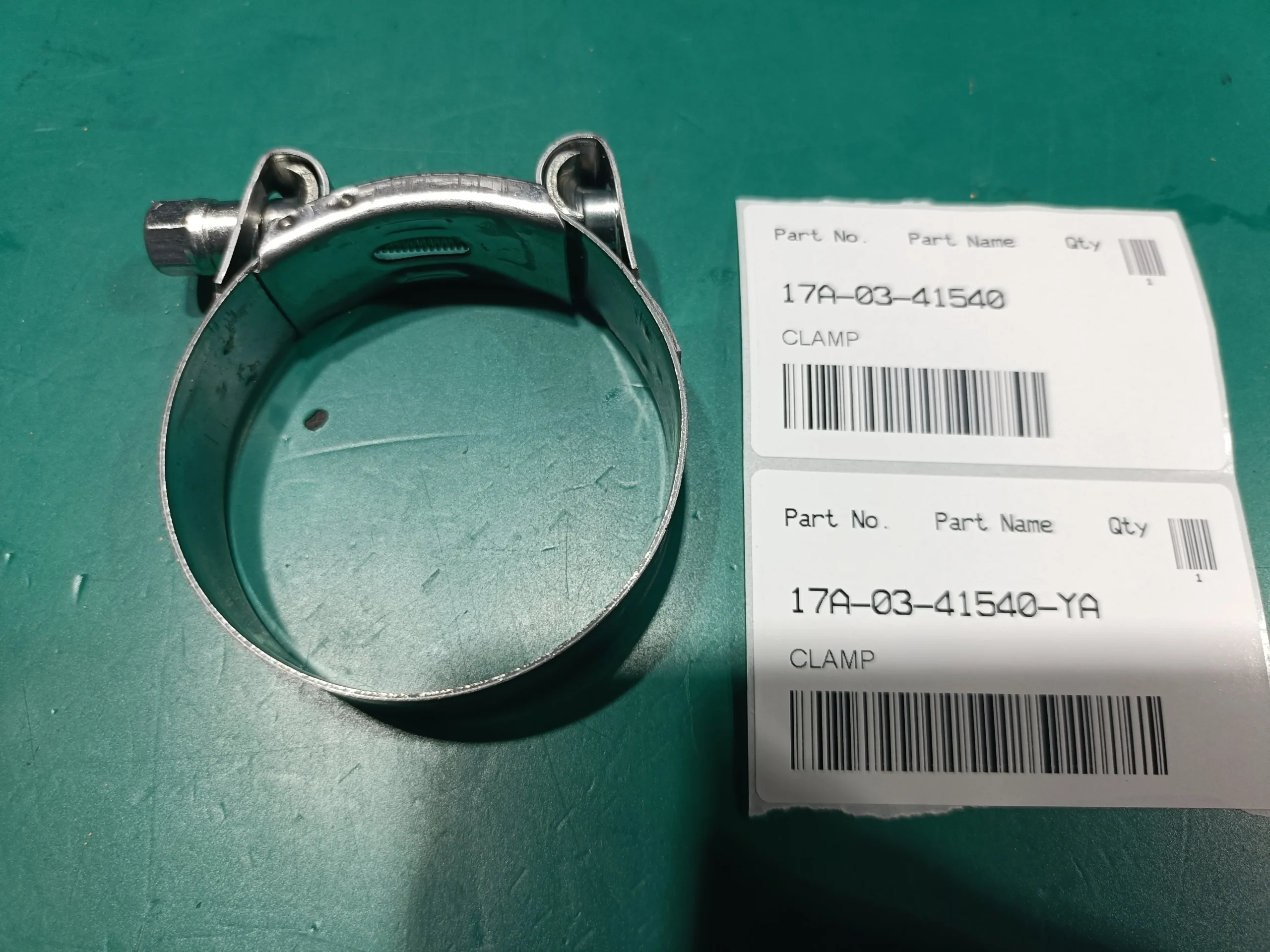 17A-03-41540  это зажим для техники Komatsu