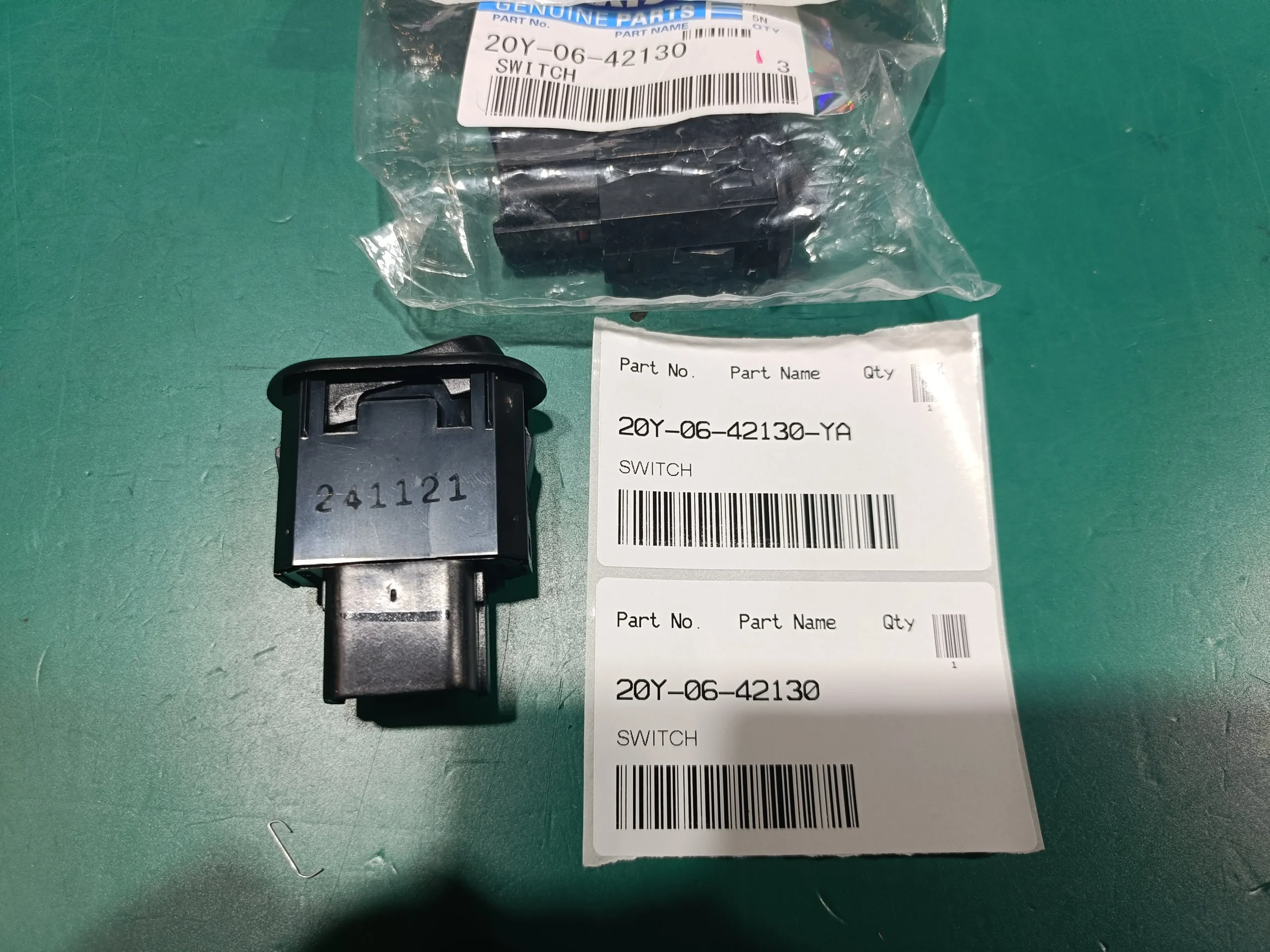 20Y-06-42130 Надёжный переключатель Komatsu