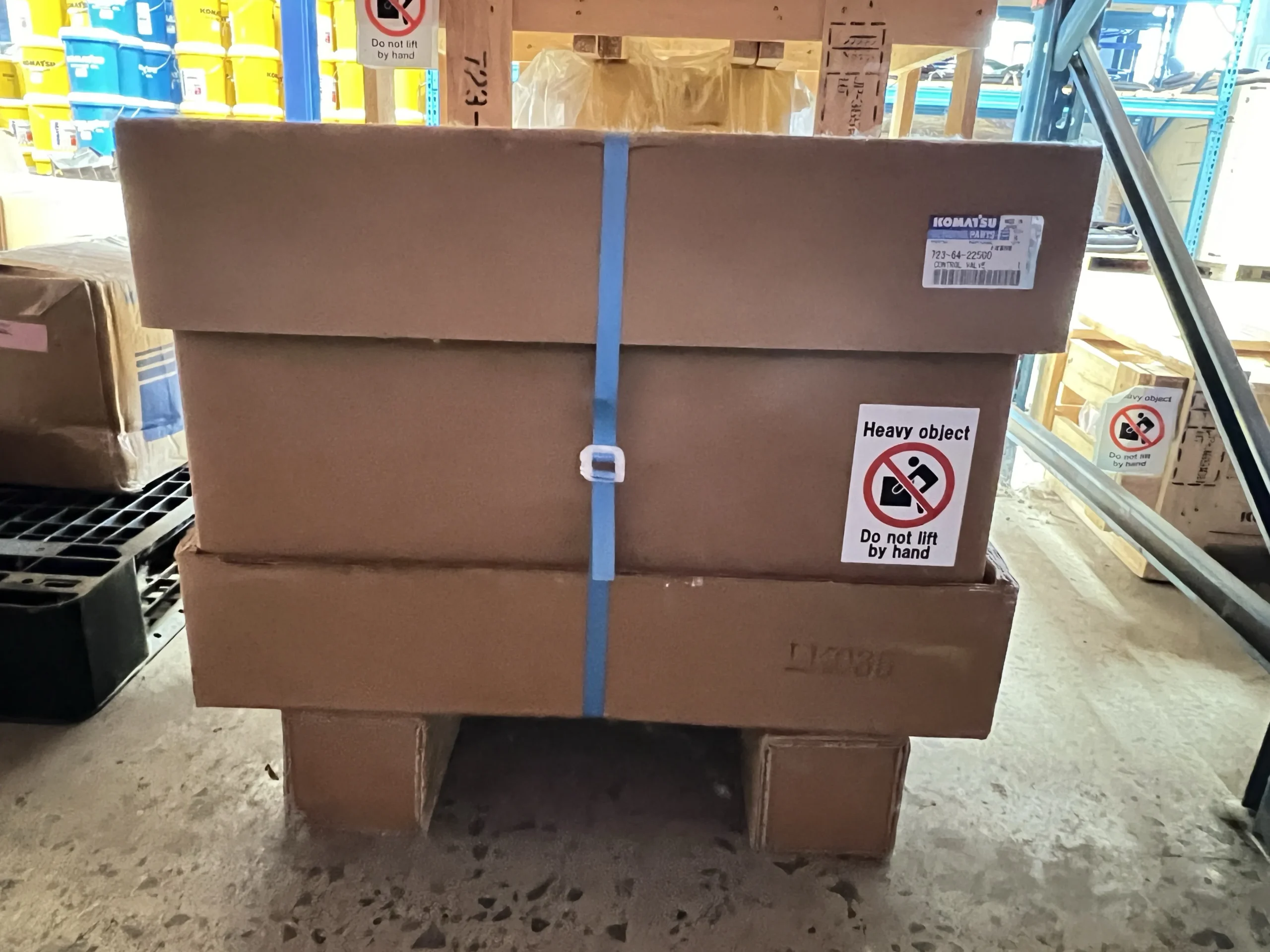 723 – 64 – 22500 Управляющий клапан, Запасные части Komatsu