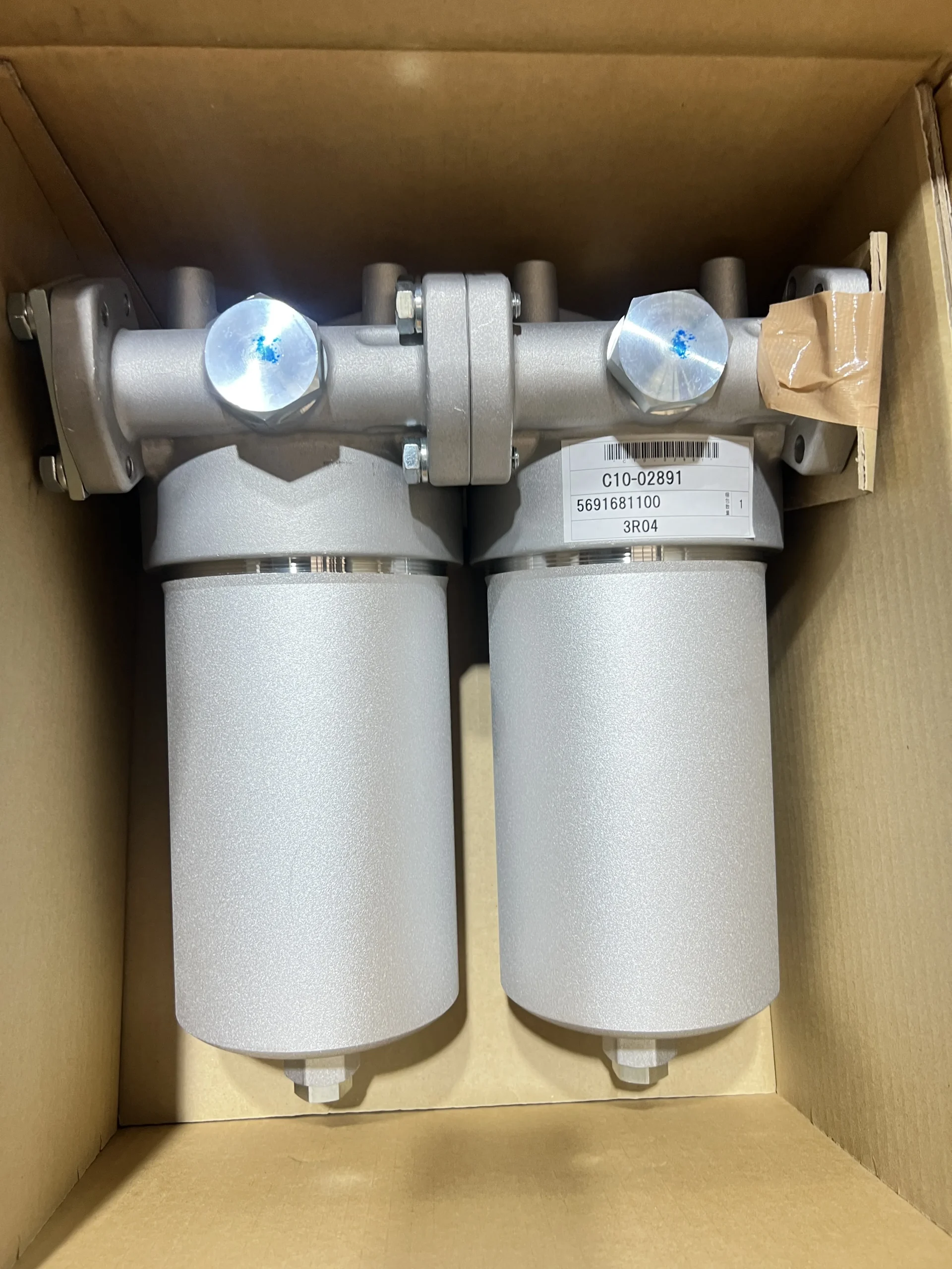 Запасные части Komatsu 569 – 16 – 81100 Масляный фильтр в сборе