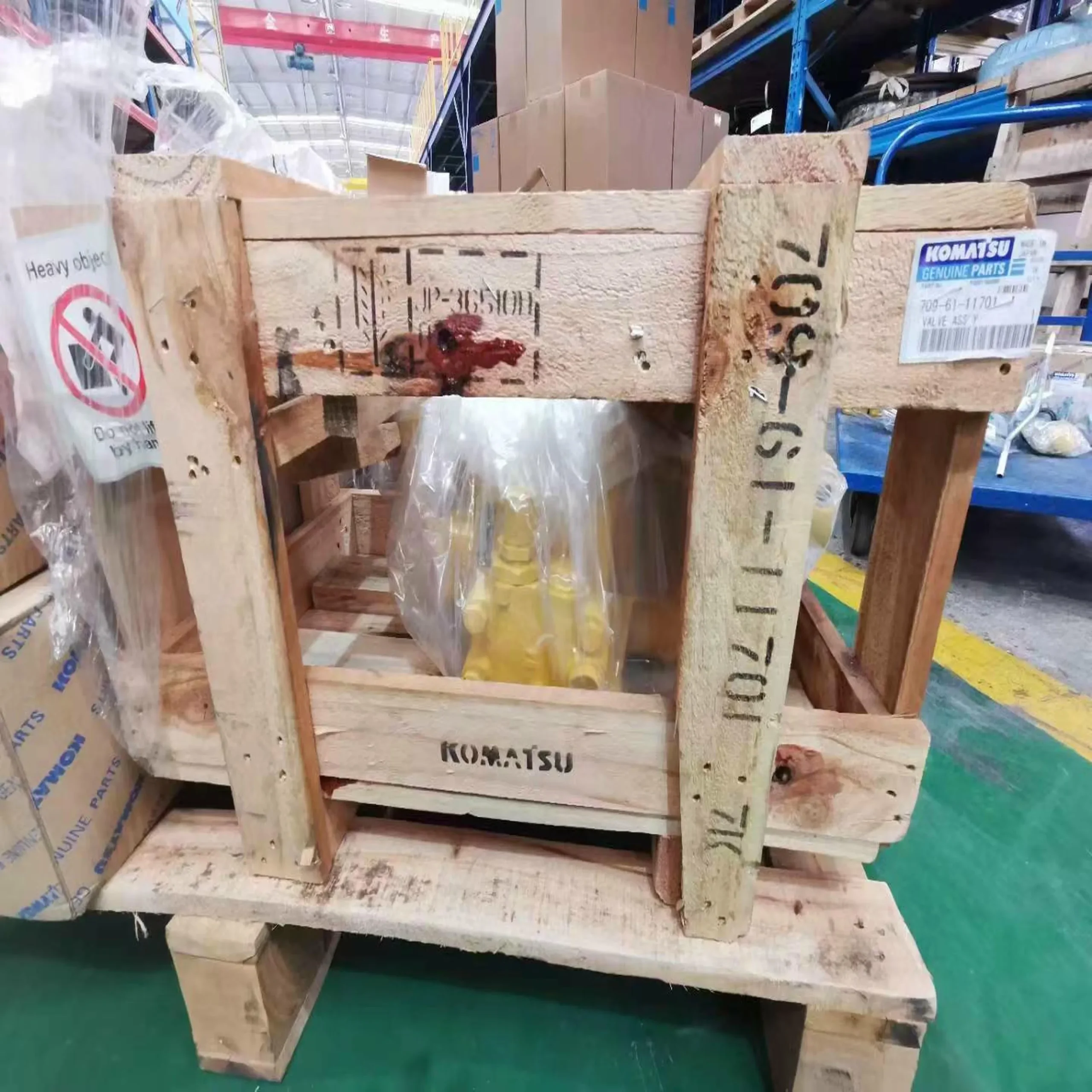 Оригинальная сборка клапанов Komatsu 709 – 61 – 11701 Komatsu D375A – 3