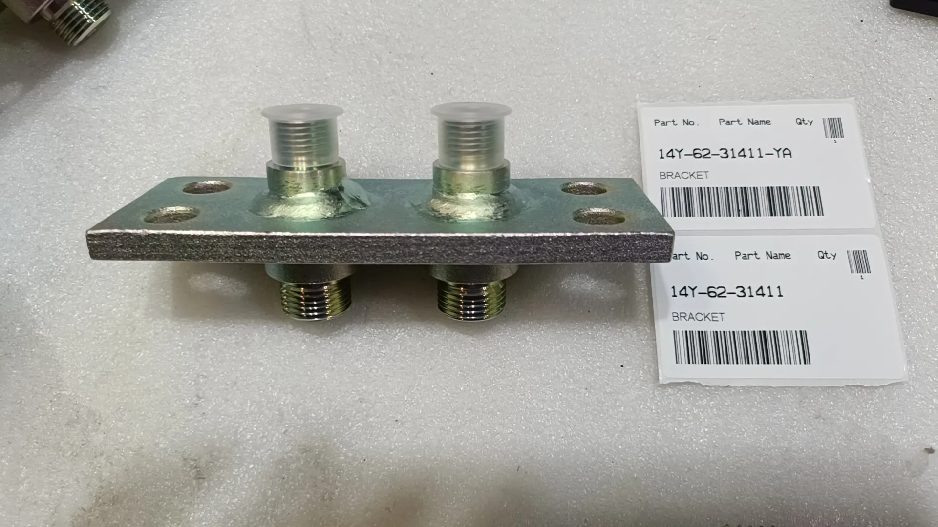 14Y-62-31411  это кронштейн для техники Komatsu.