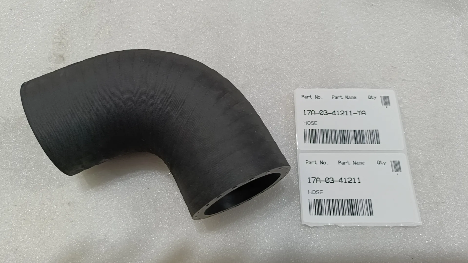 17A-03-41211 это шланг для техники Komatsu
