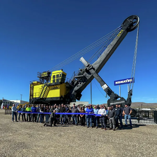 Komatsu открывает исторический памятник лопате P&H 2100BL на заводе в Элко, штат Невада