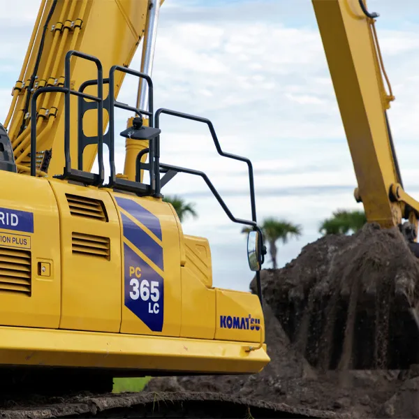 Новый экскаватор Komatsu PC365LC-11 поднимает на новый уровень производительность, комфорт оператора и экономию средств