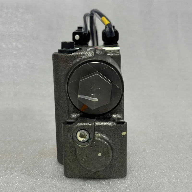 Оригинальный клапан Komatsu HD785-7 561-15-75701