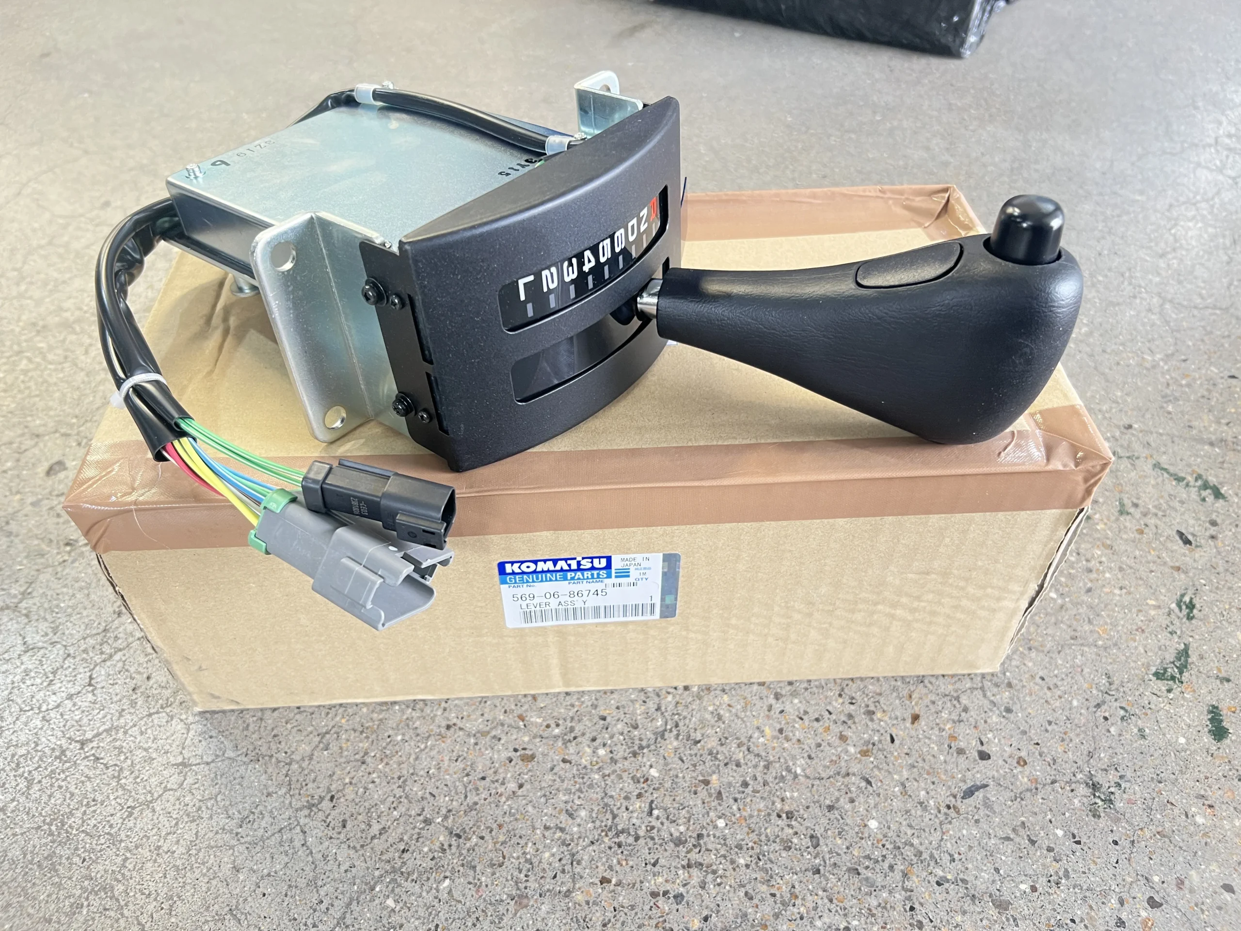 569 – 06 – 86745 Ручка управления в сборе для Komatsu HD785 – 7