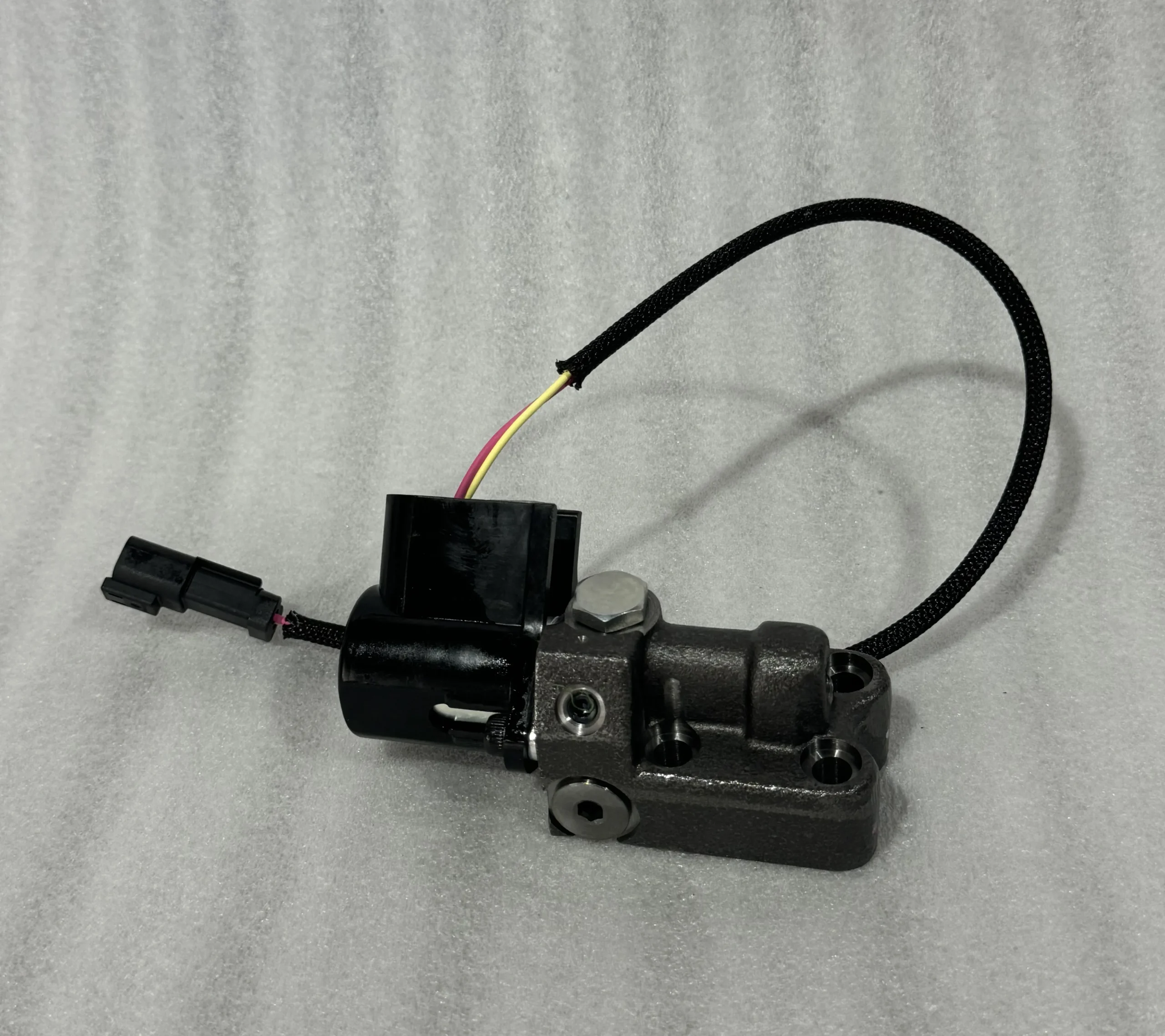 Оригинальный предохранительный клапан Komatsu 708 – 7S – 01330