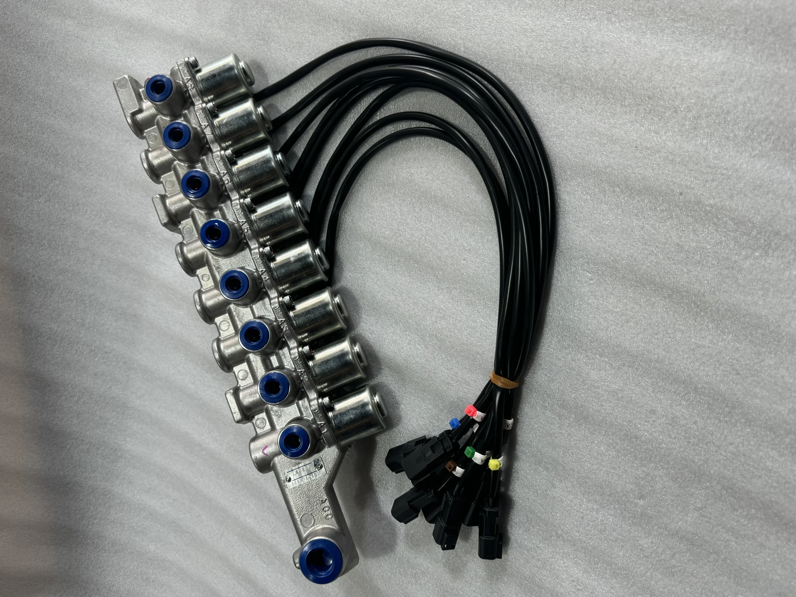 Оригинальный электромагнитный клапан Komatsu 209 – 60 – 41310