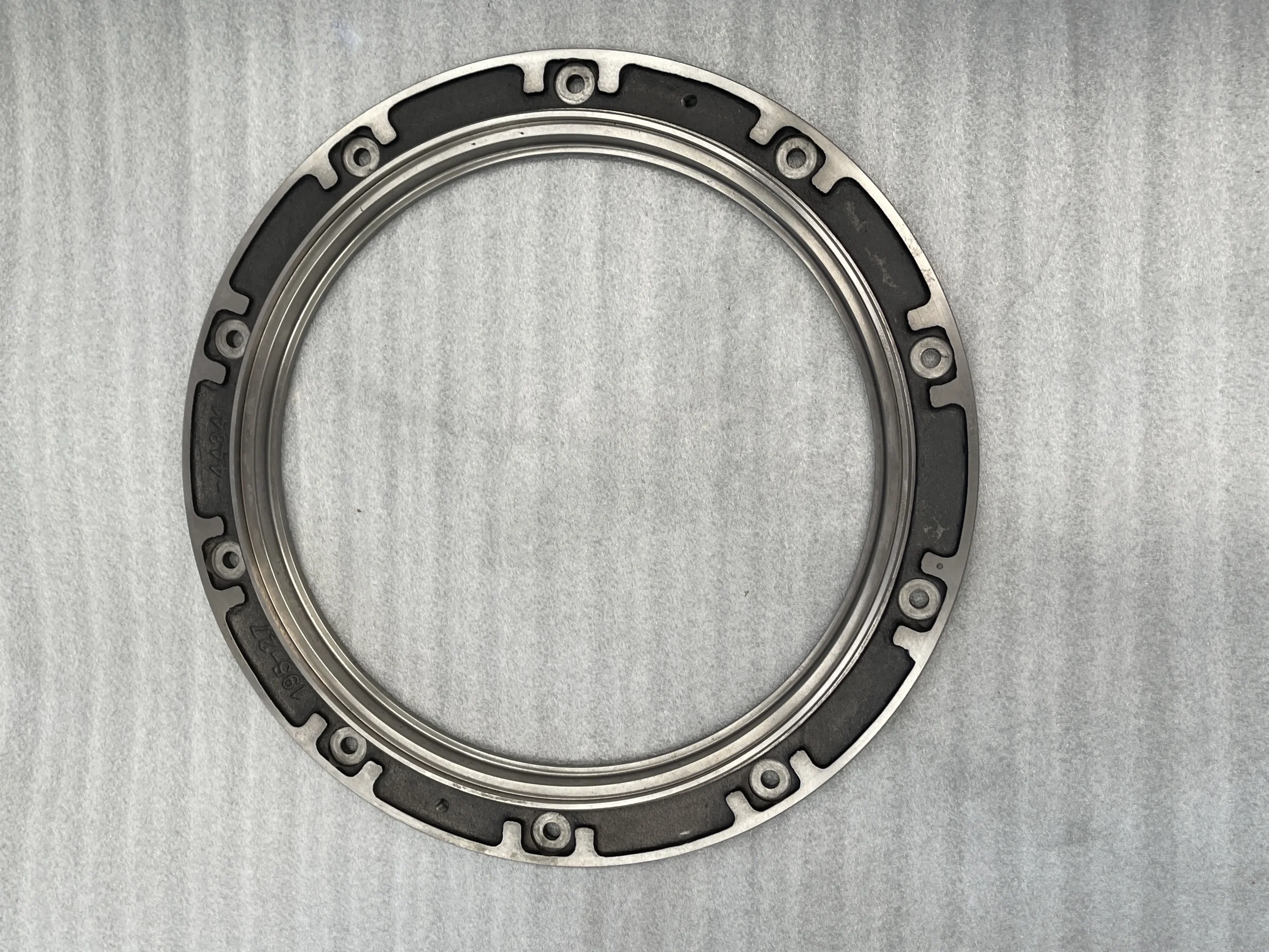 Оригинальная крышка Komatsu 195 – 27–44341