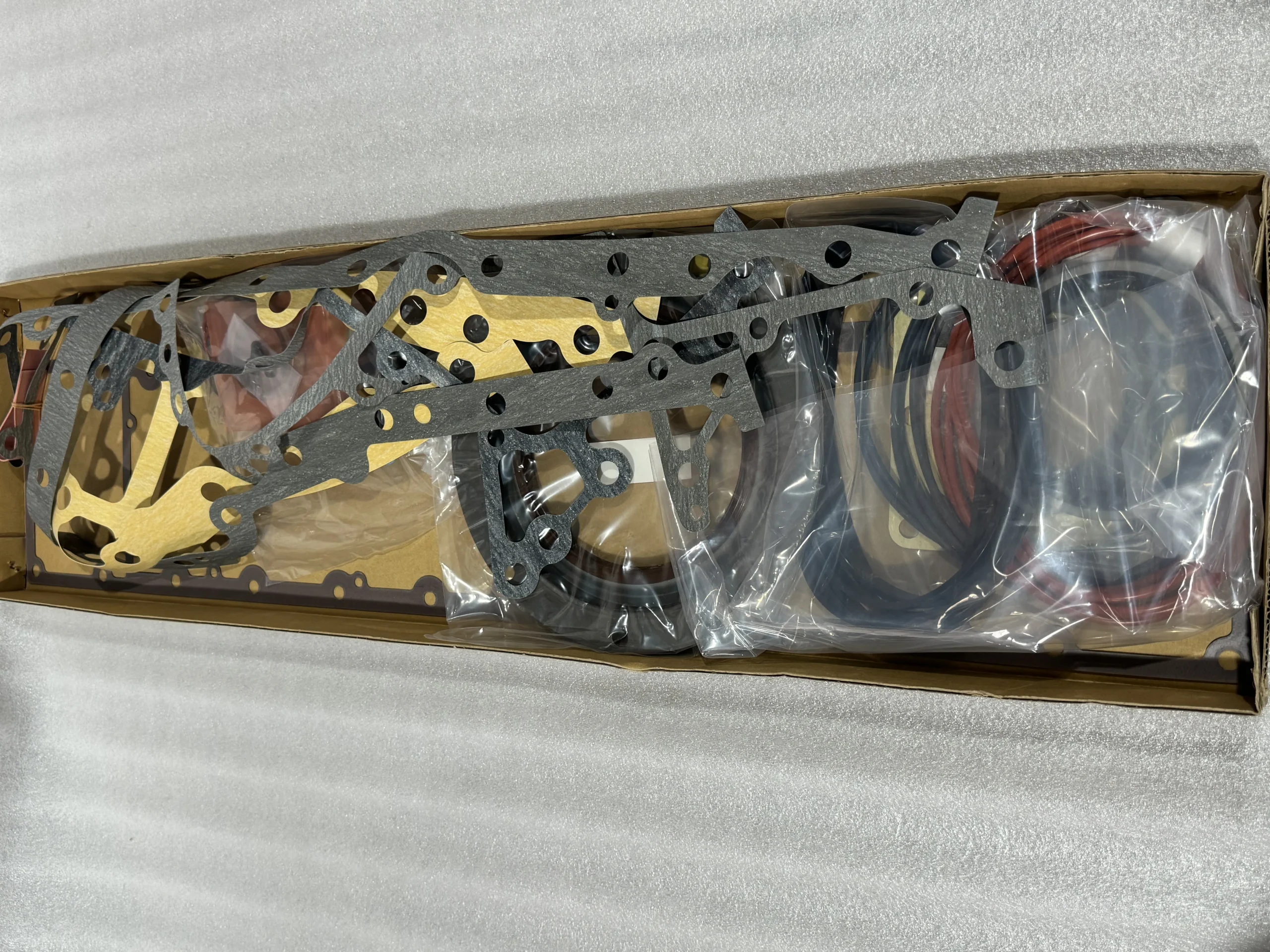 Оригинальное: Komatsu 6161 – K2 – 4102 gasket kit