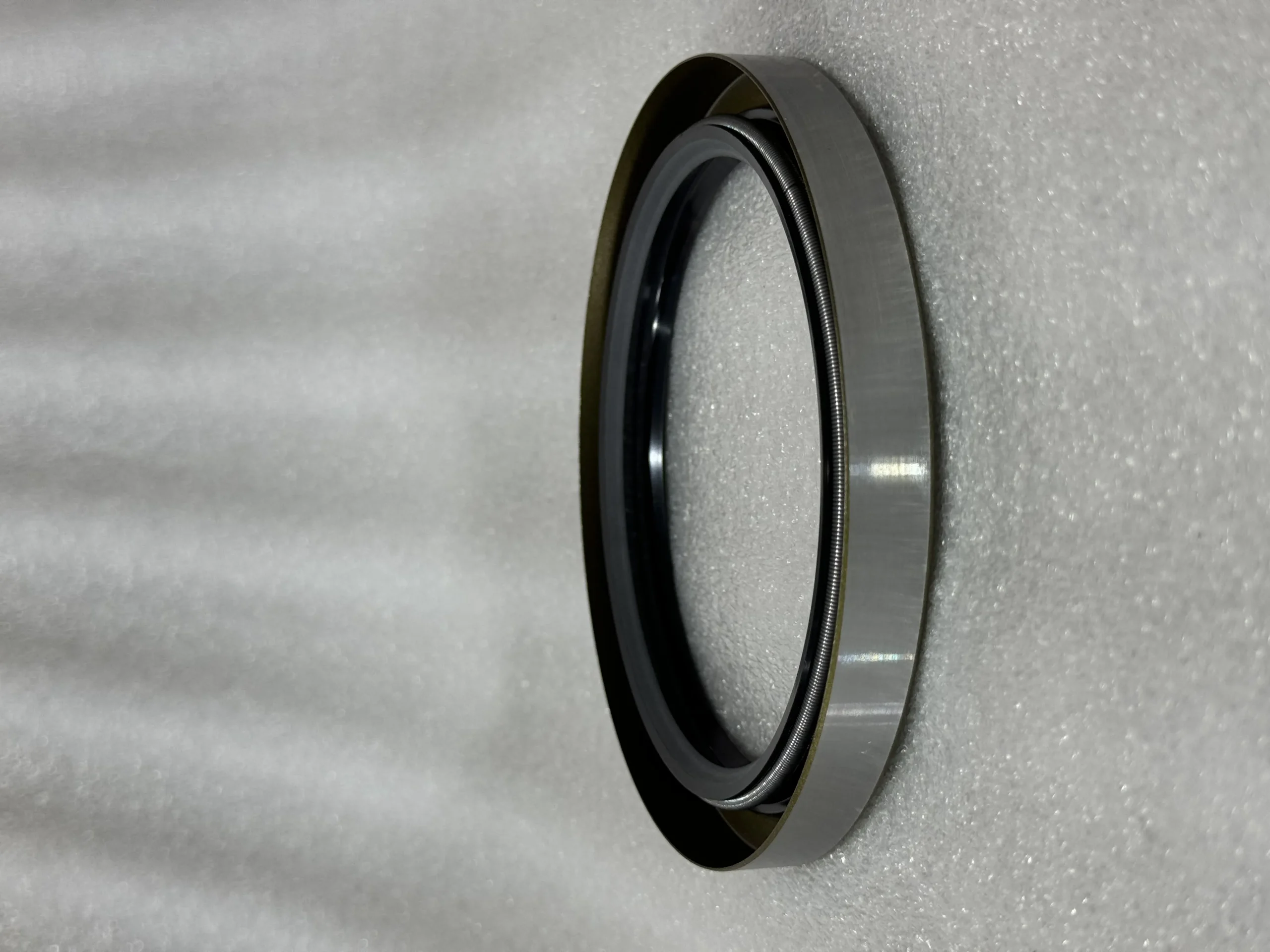 Оригинальный сальник Komatsu 07012 – 00110