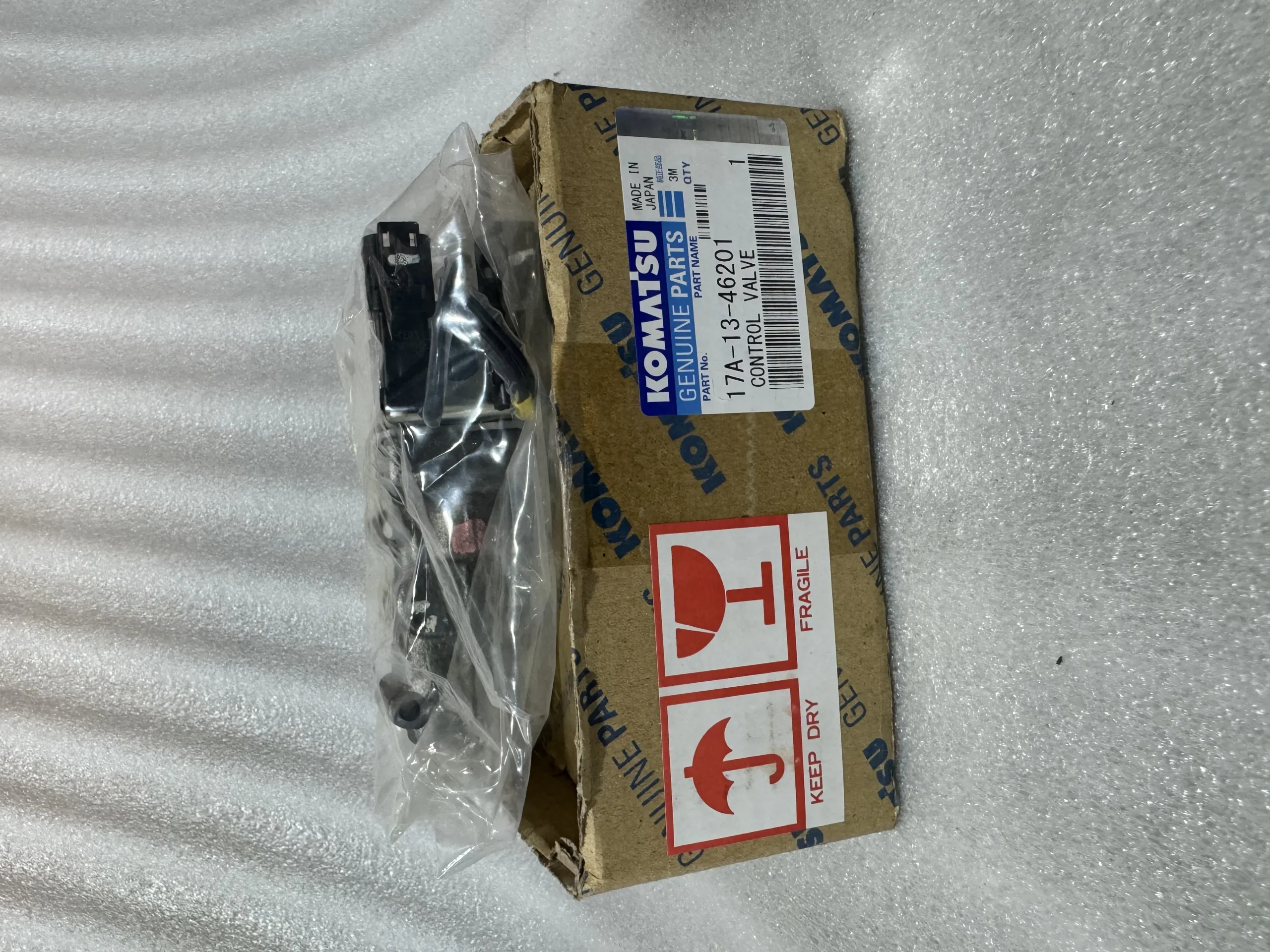 Оригинальный контрольный клапан Komatsu 17A – 13 – 46201