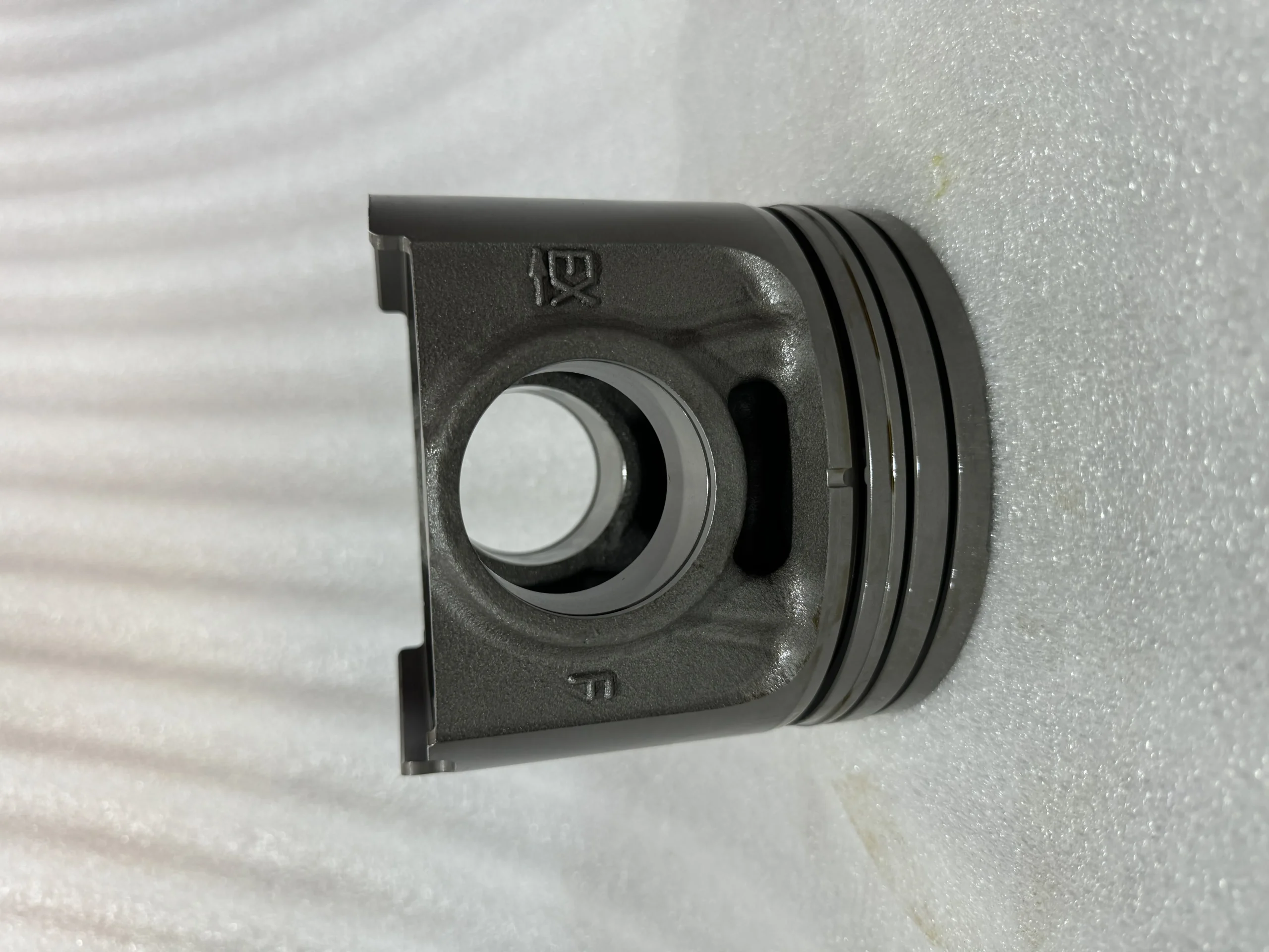 Оригинальные поршни KOMATSU 6219 – 31 – 2110