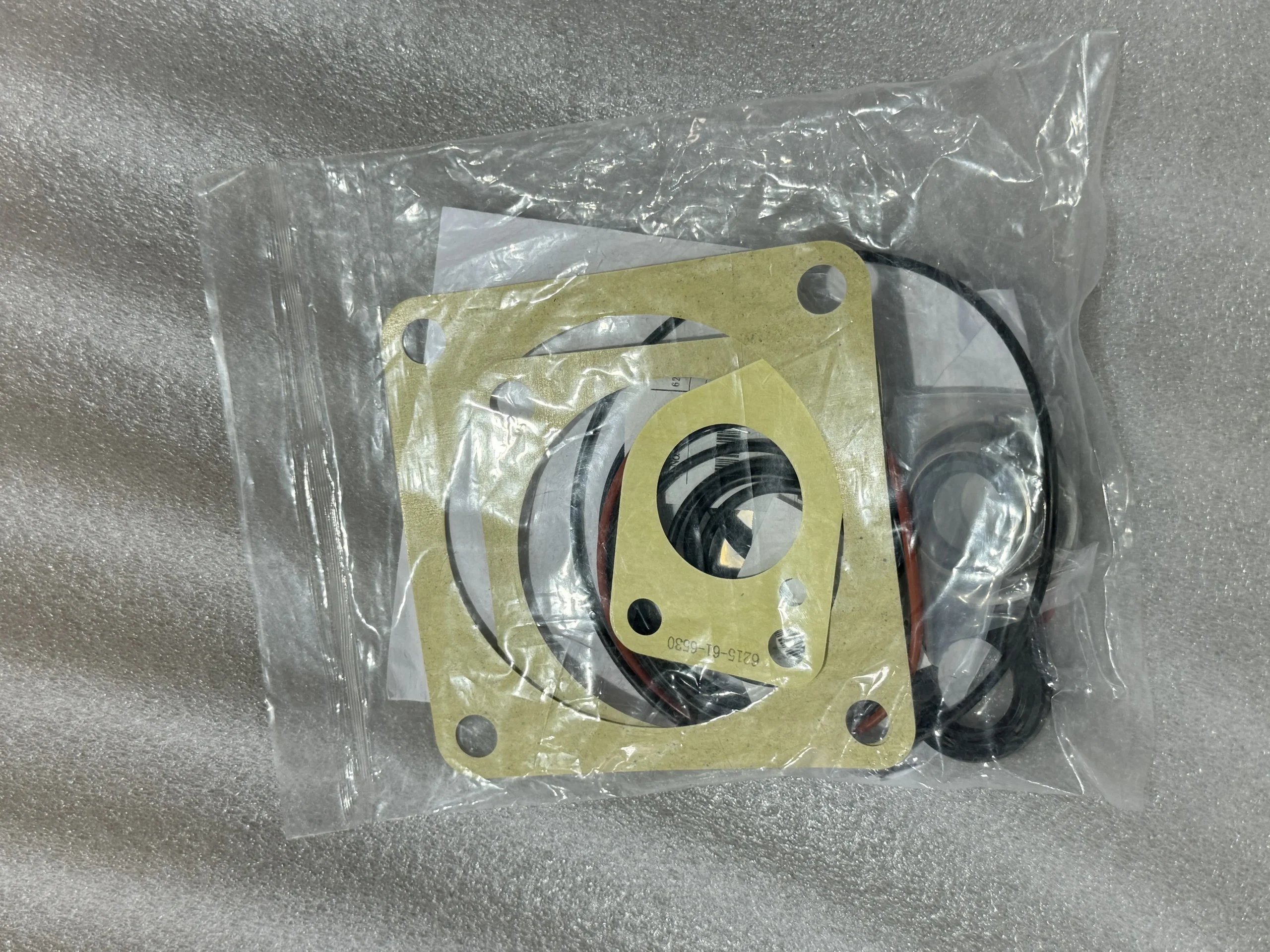 Оригинальный ремонтный комплект прокладок Komatsu 6215-K6-9901