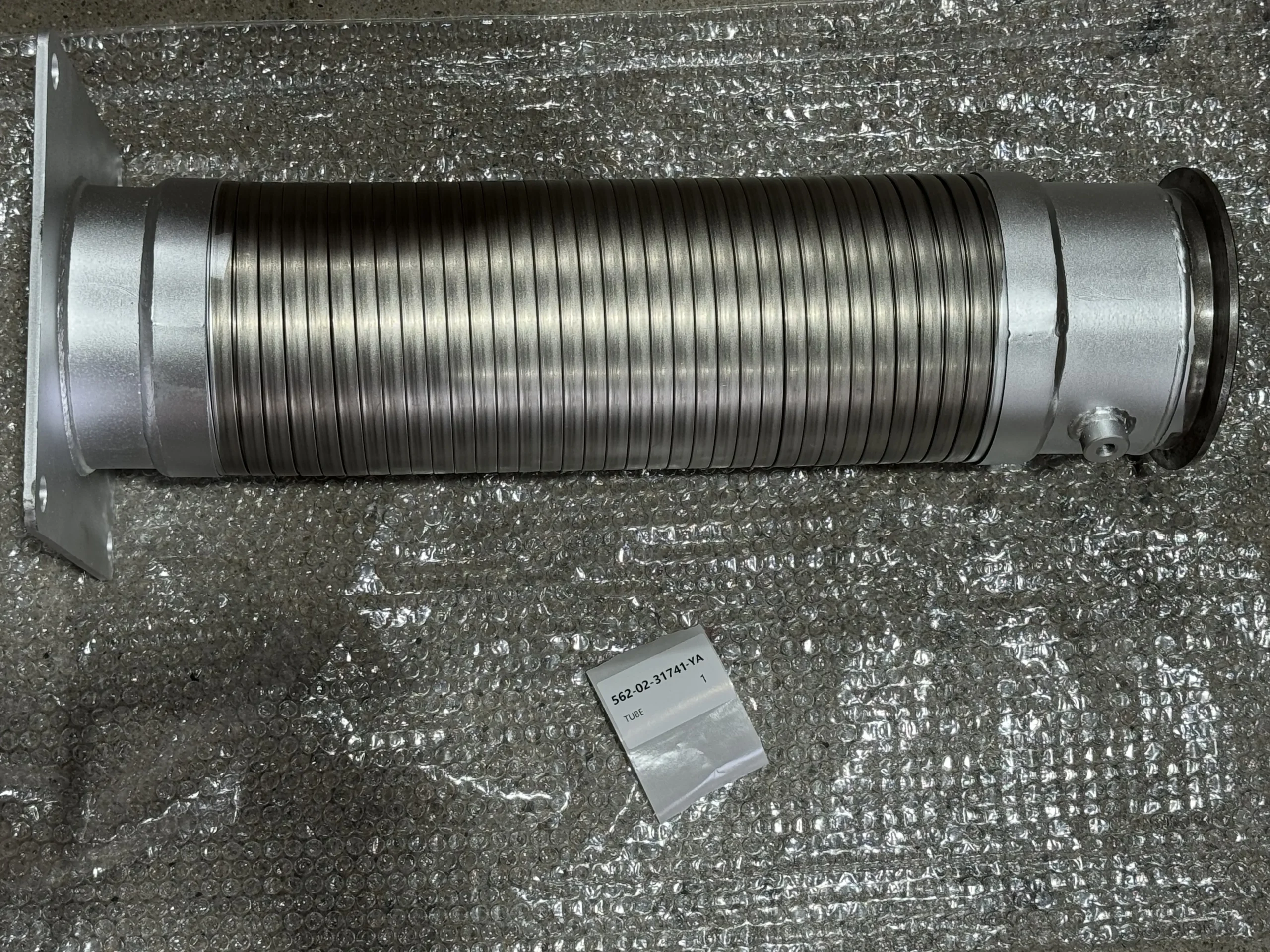 Оригинальная труба Komatsu 562 – 02 – 31741