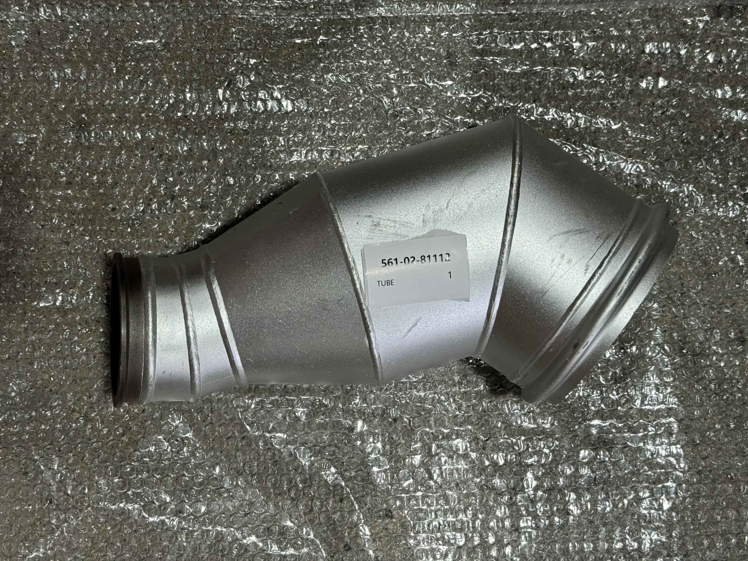 Твердые трубы Komatsu 561 – 02 – 81112