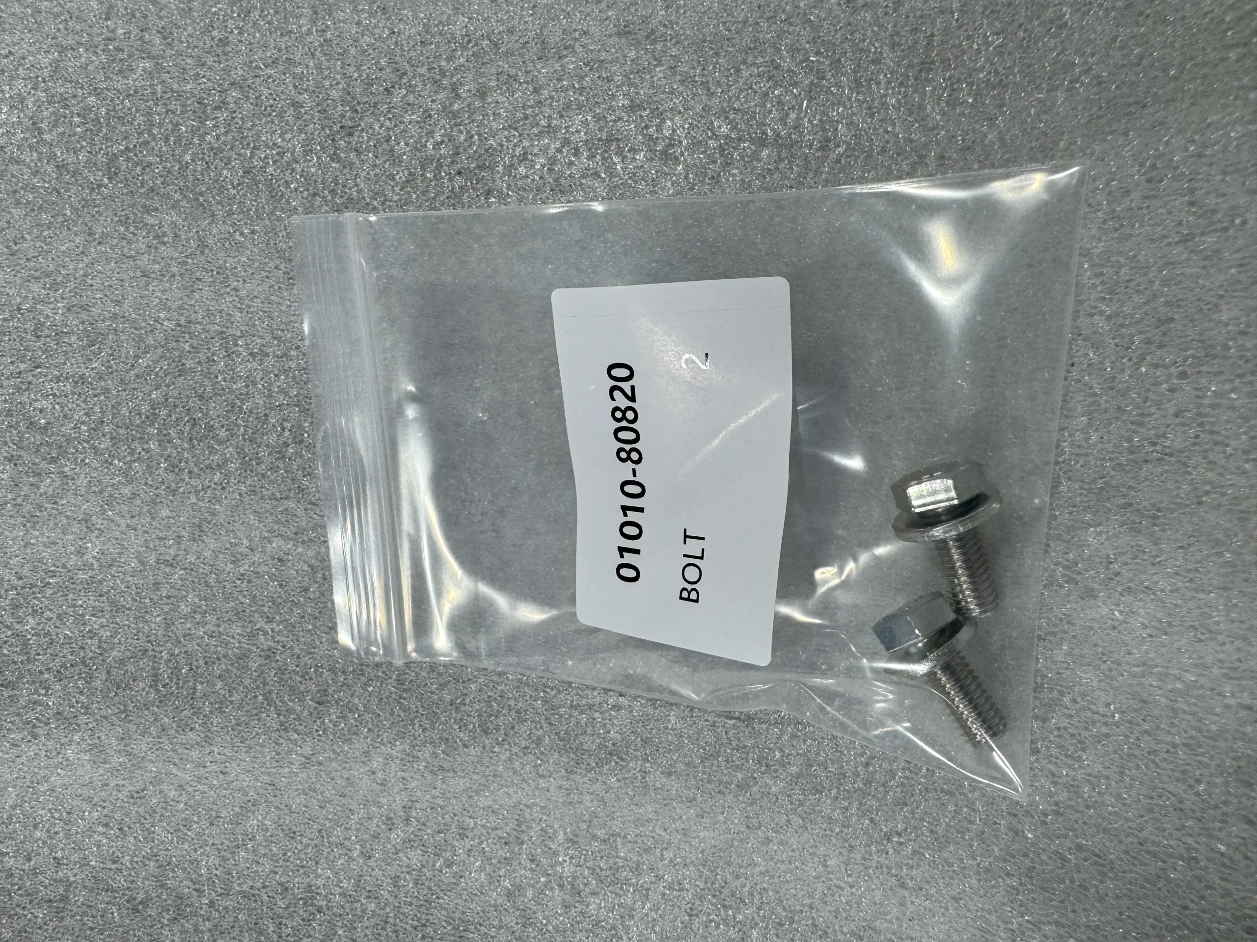 КОМАТСУ ФОРКЛИФТ 01010-80820 БОЛТ – M8 X 1.25