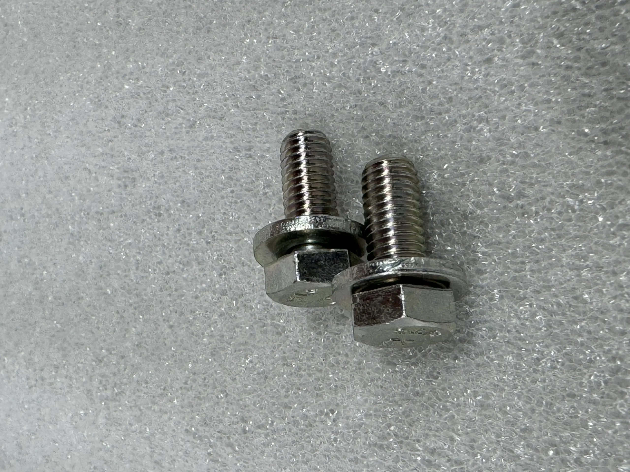 КОМАТСУ ФОРКЛИФТ 01010-80820 БОЛТ – M8 X 1.25