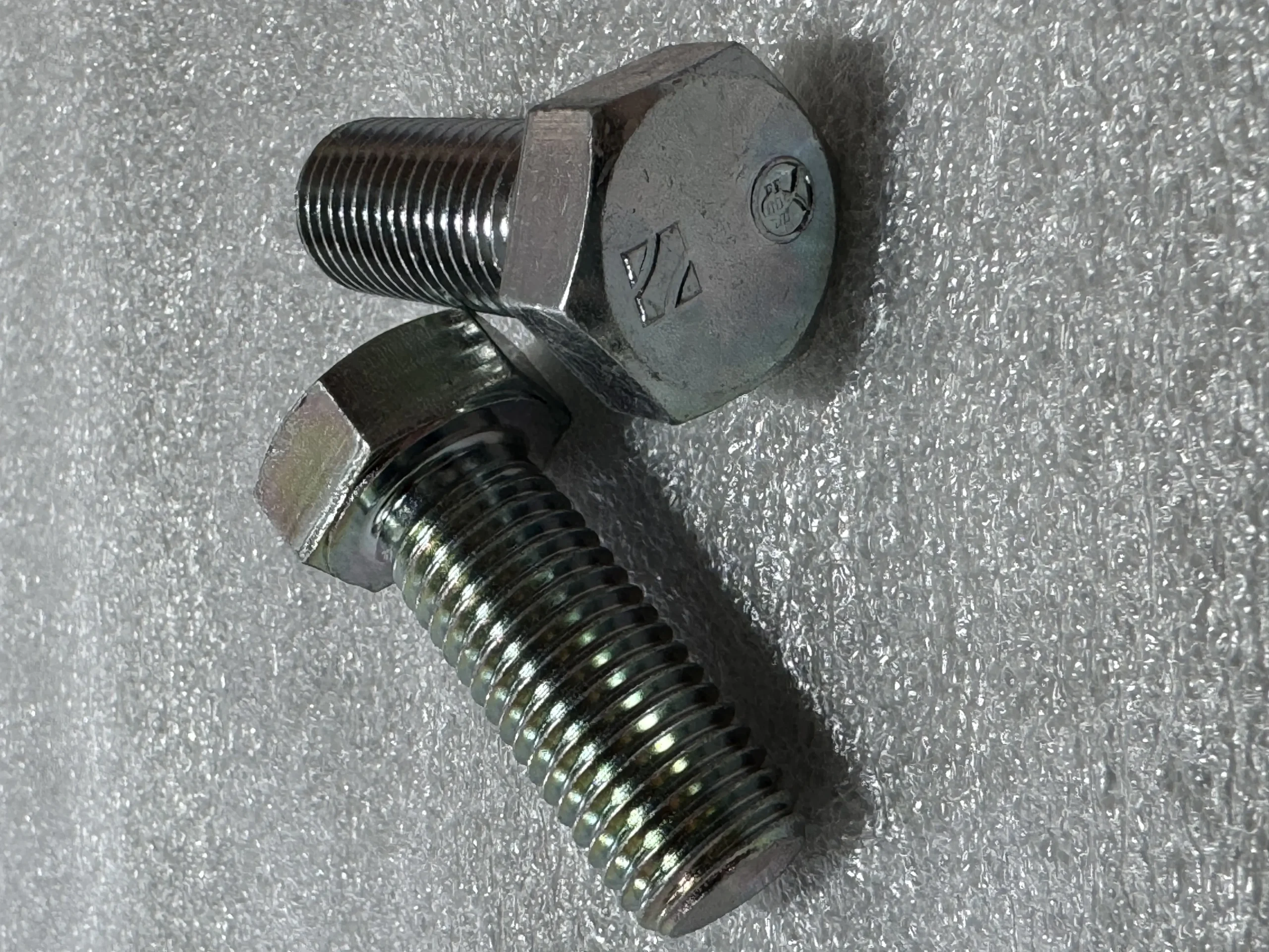 Механическая арматура Komatsu M16 x 40mm Bolt – 01010 – 81640