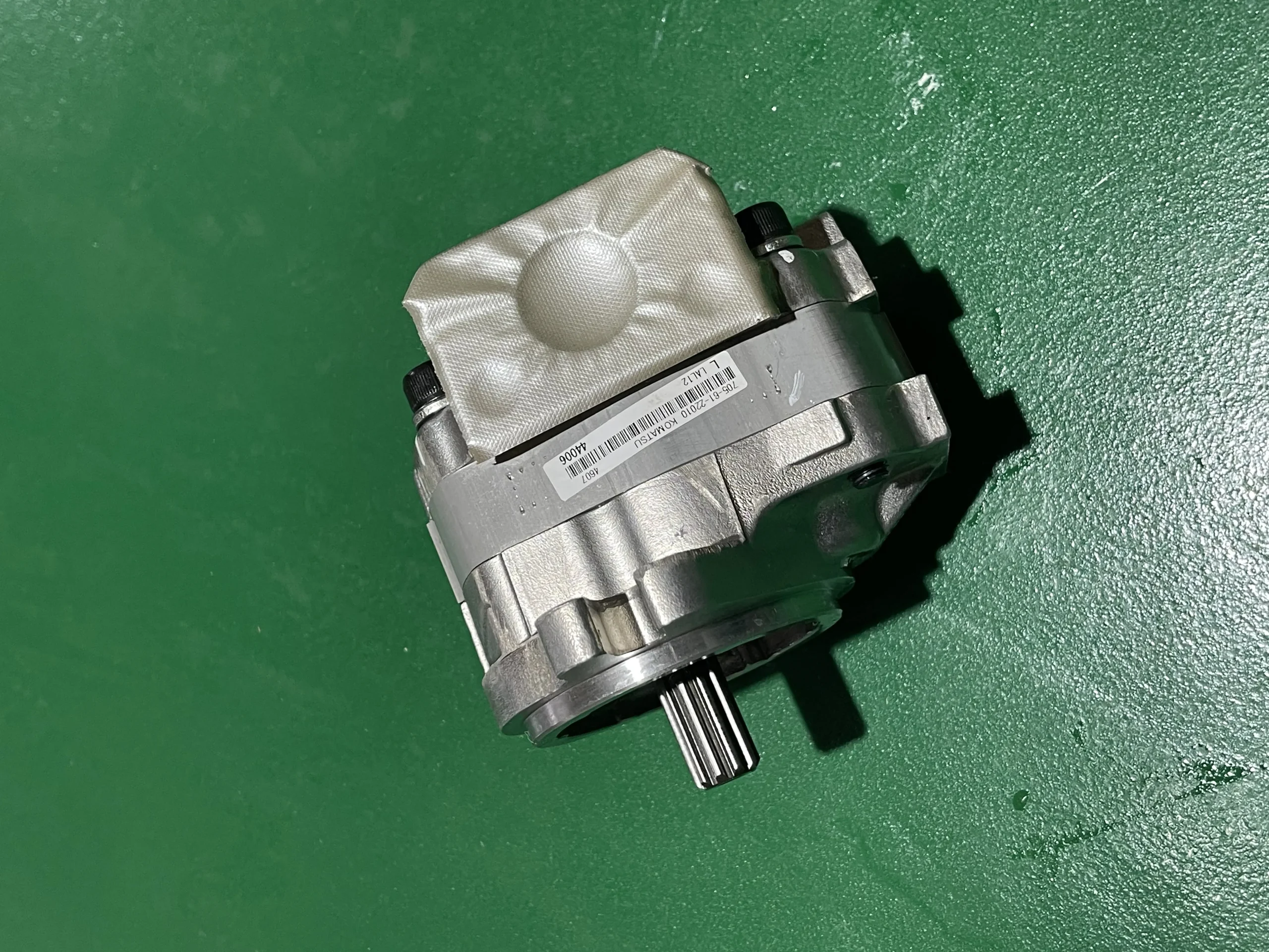 Оригинал Komatsu 705 – 61 – 22010 Гидравлические масляные шестеренчатые насосы для Komatsu GD825