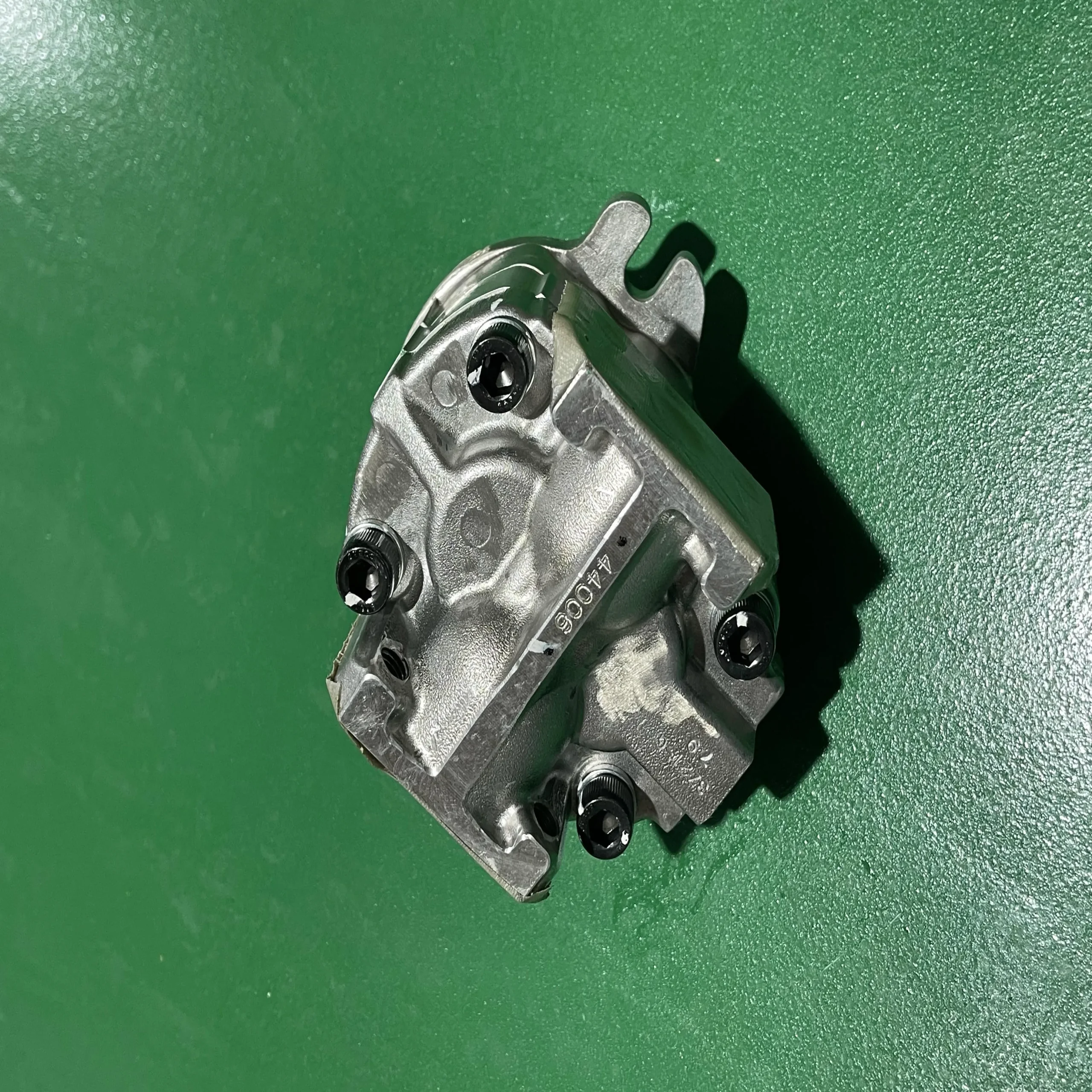 Komatsu Оригинал 705 – 61 – 22010 Насосы в сборе (LAL12)