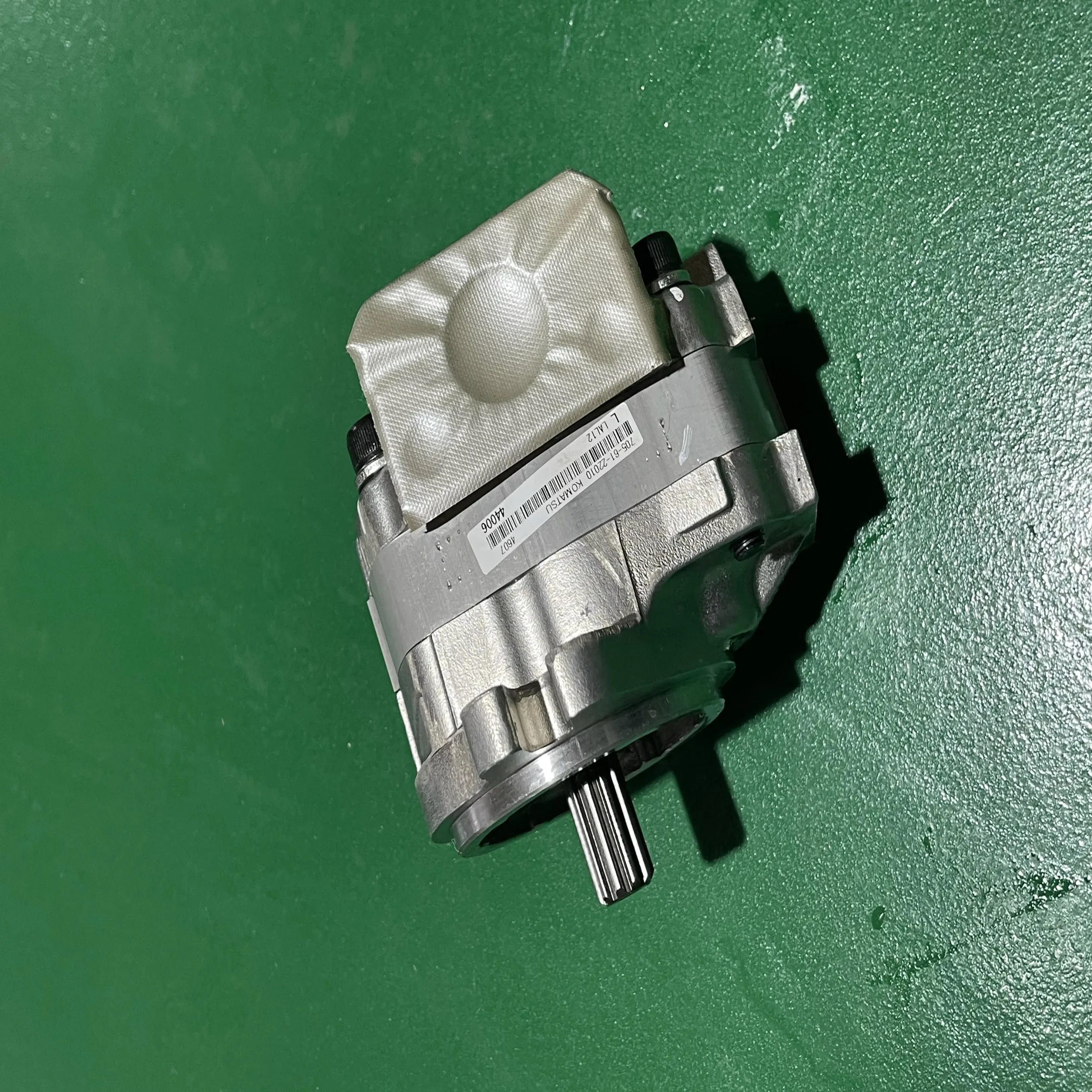 Komatsu Оригинал 705 – 61 – 22010 Насосы в сборе (LAL12)