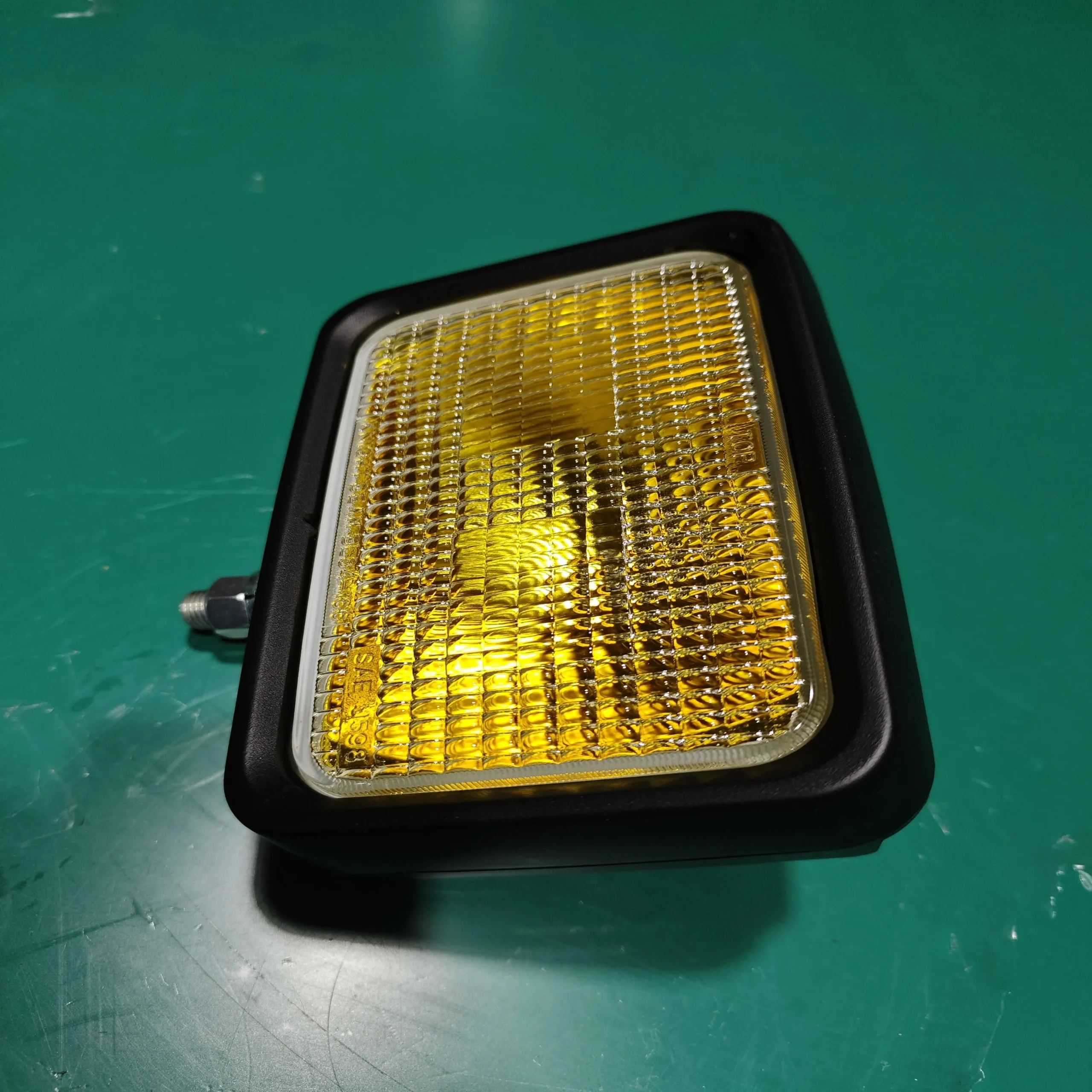 Оригинал Komatsu HD350 2 Лампочка фары 22T – 06 – 24110