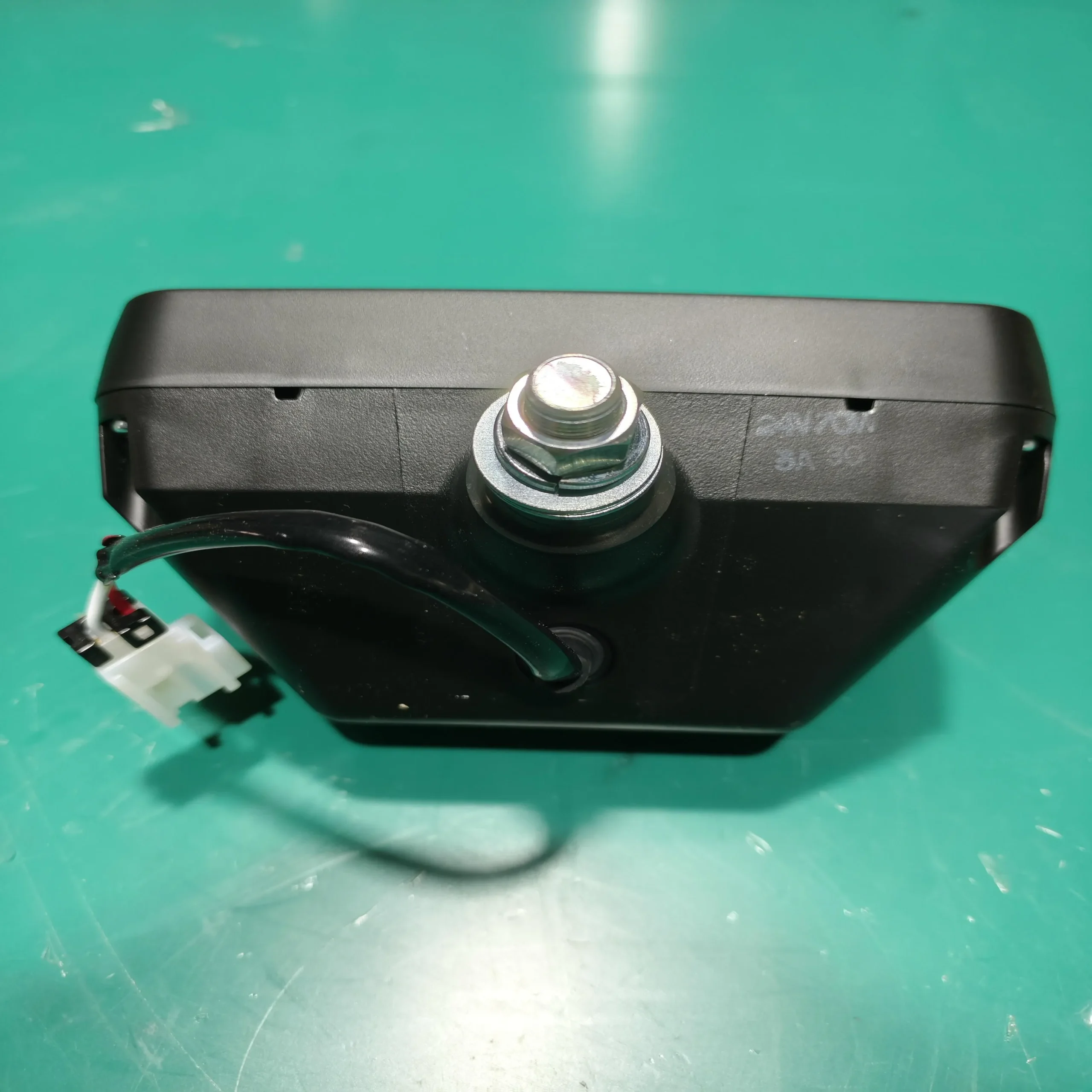 Оригинал Komatsu HD350 2 Лампочка фары 22T – 06 – 24110