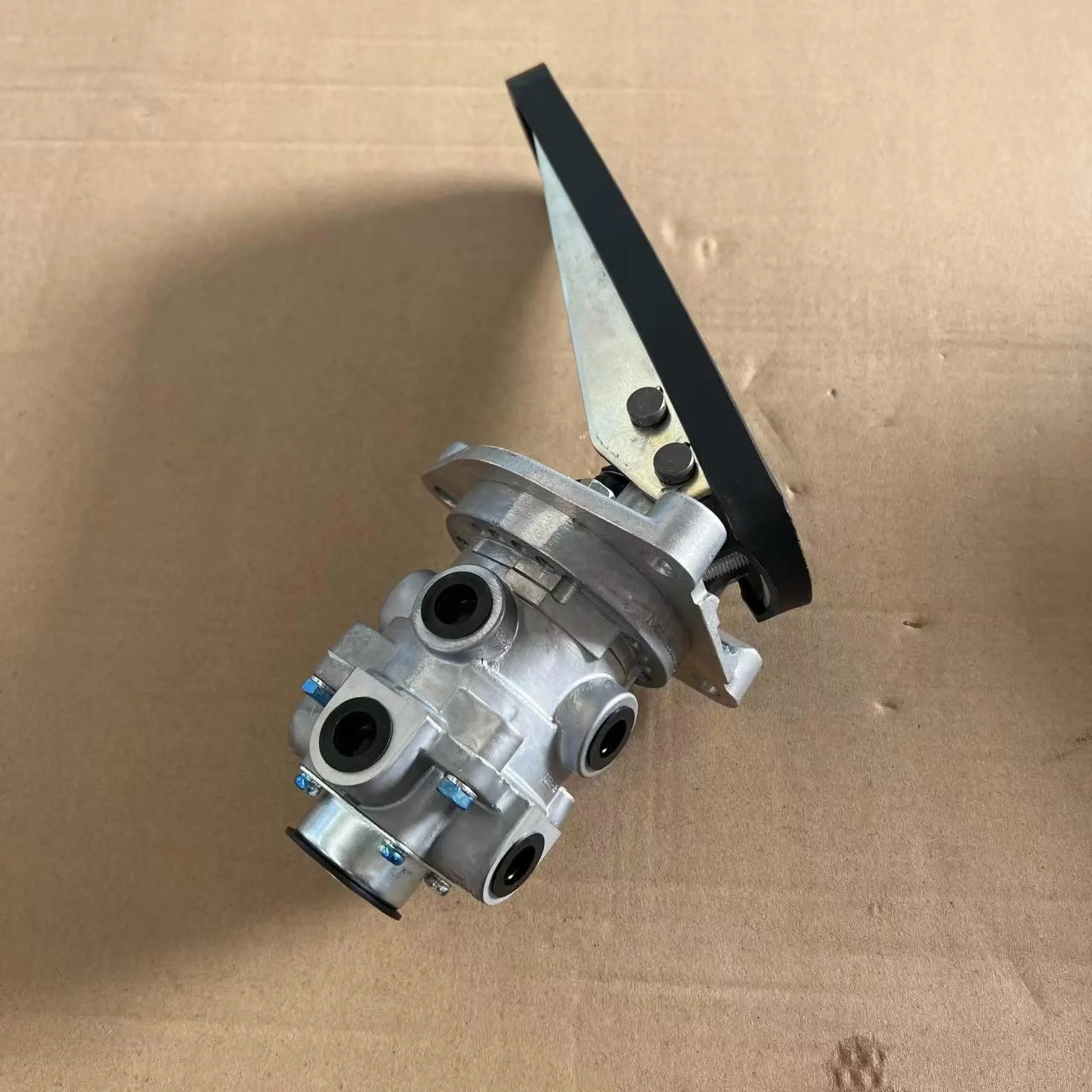 Komatsu Оригинальный Сосновый ножной клапан 566 – 35 – 44110