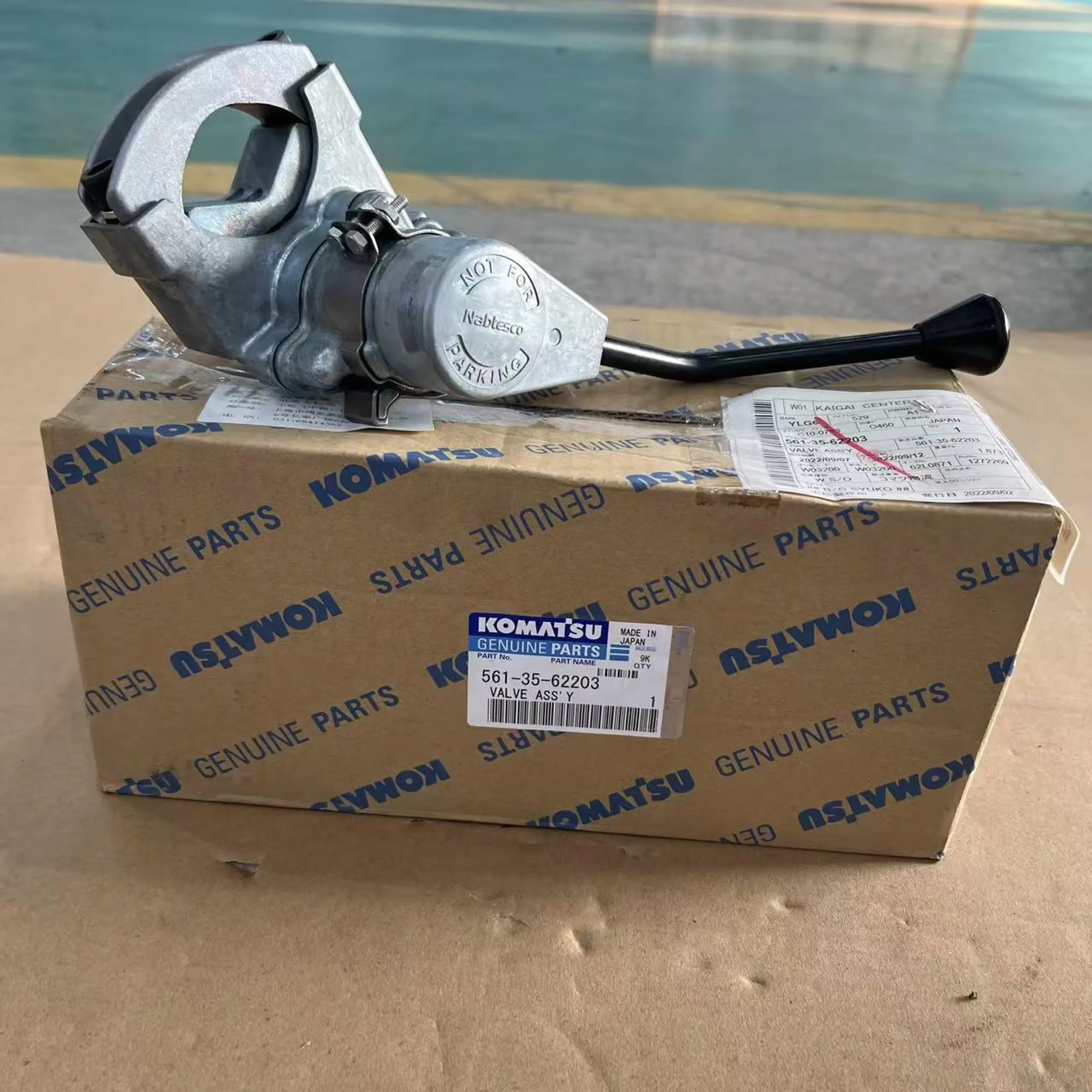 Komatsu Оригинальная сборка клапанов буферов Komatsu 561 – 35 – 62203