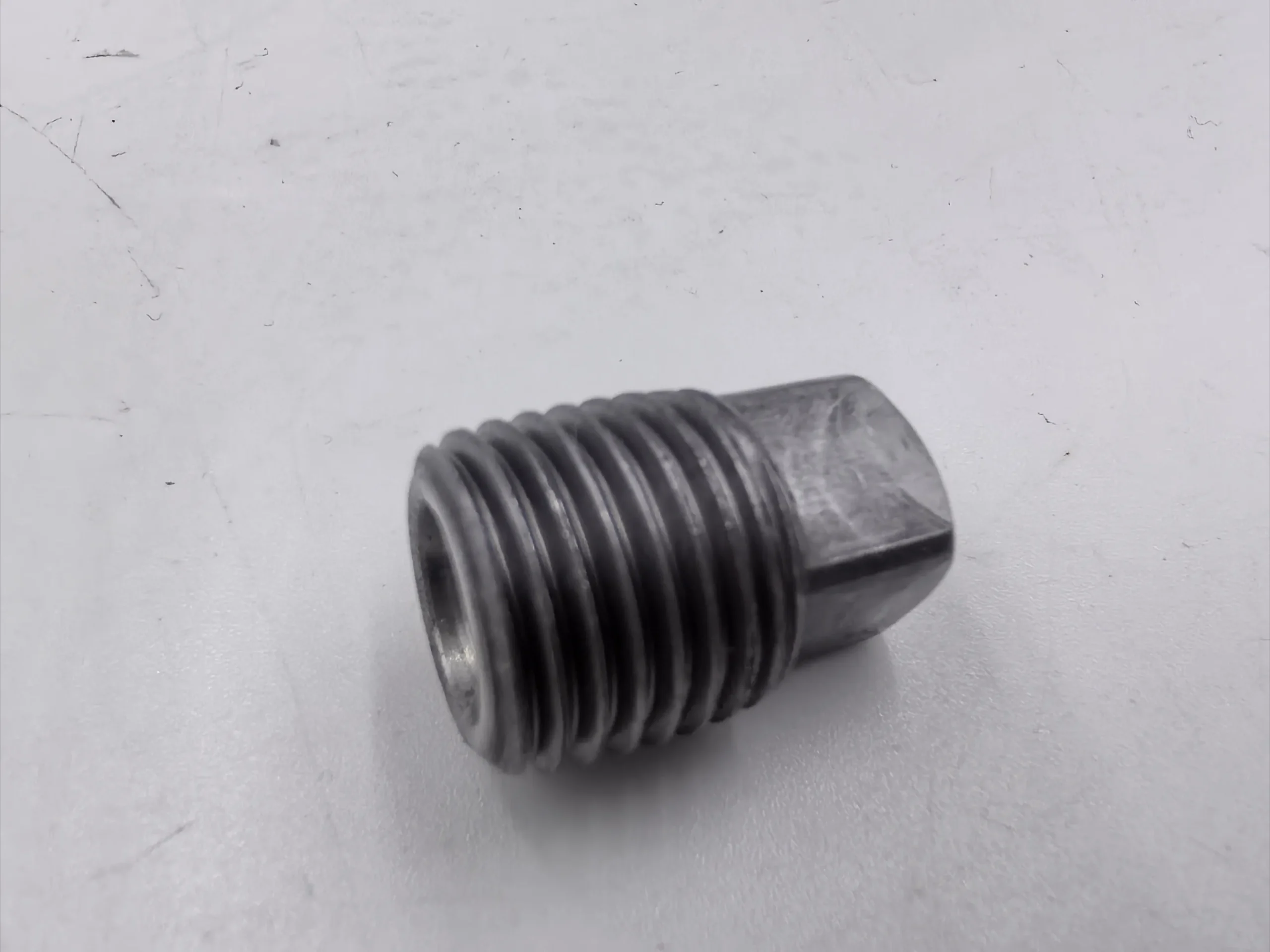 Komatsu. Номер детали: 07042-00211 (0704200211) ЗАГЛУШКА