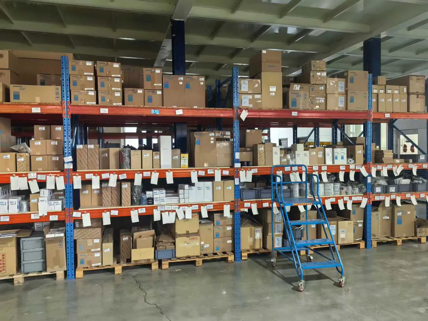 Сотрудничество, пожизненные друзья, Новый год начинается, мы ждем вас в Цзинине,